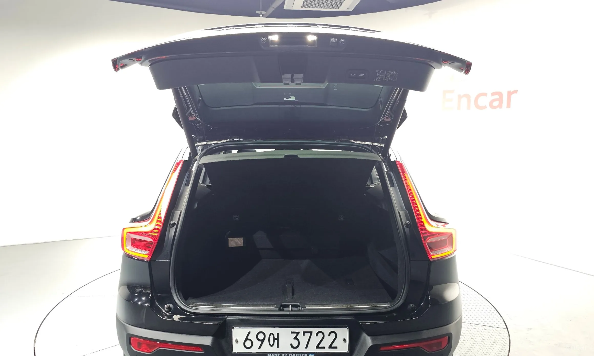 Volvo XC40 превью 20