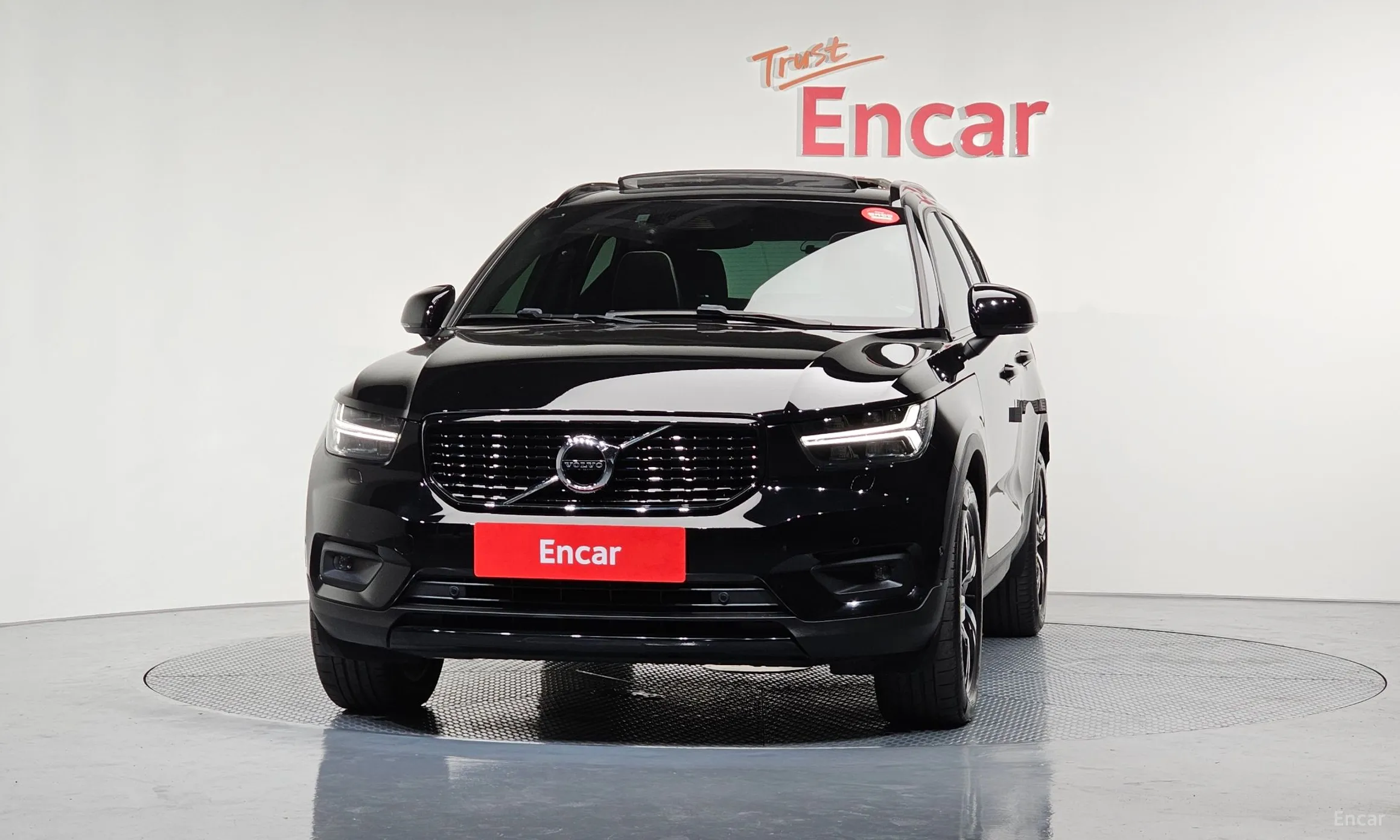 Volvo XC40 превью 3