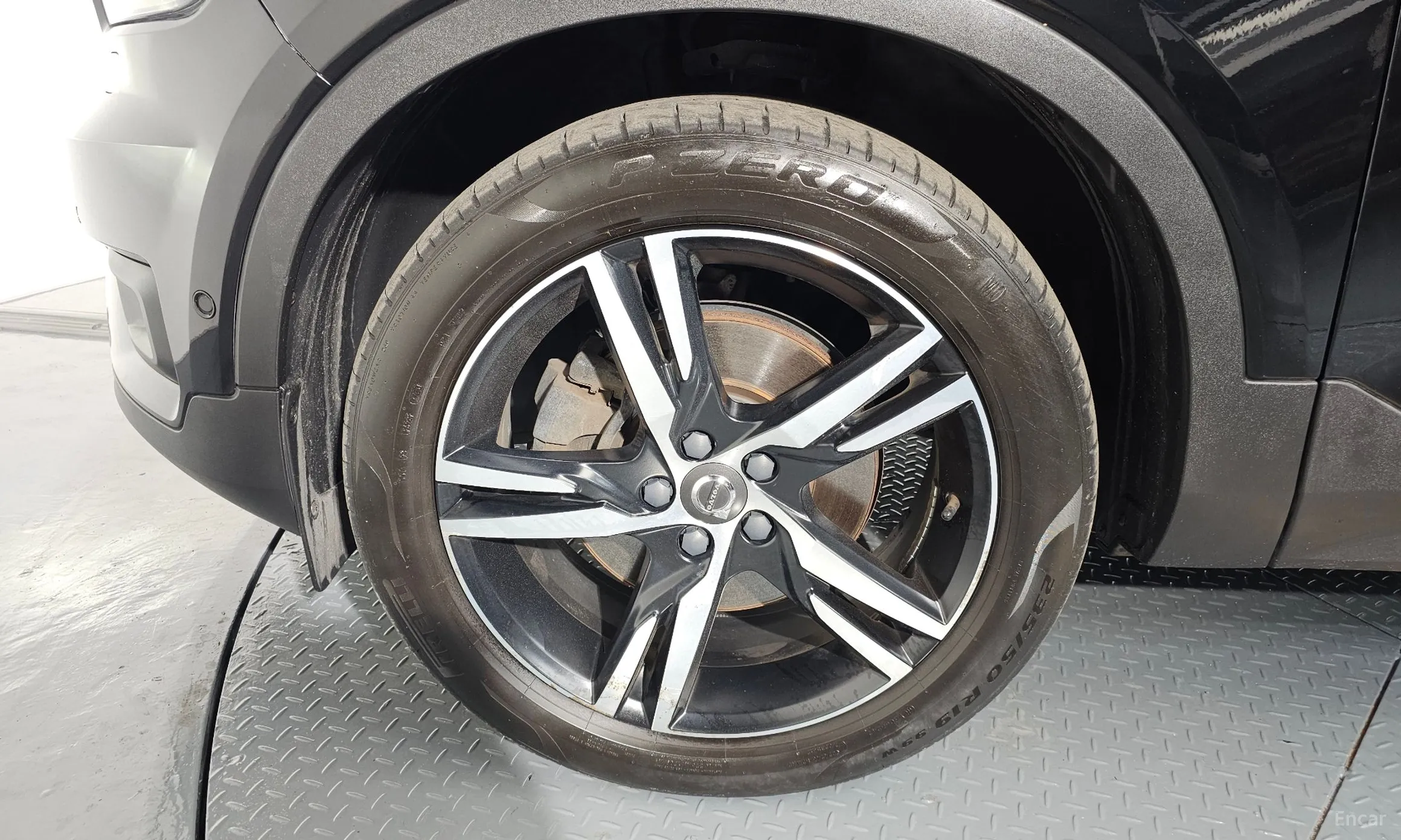 Volvo XC40 превью 5