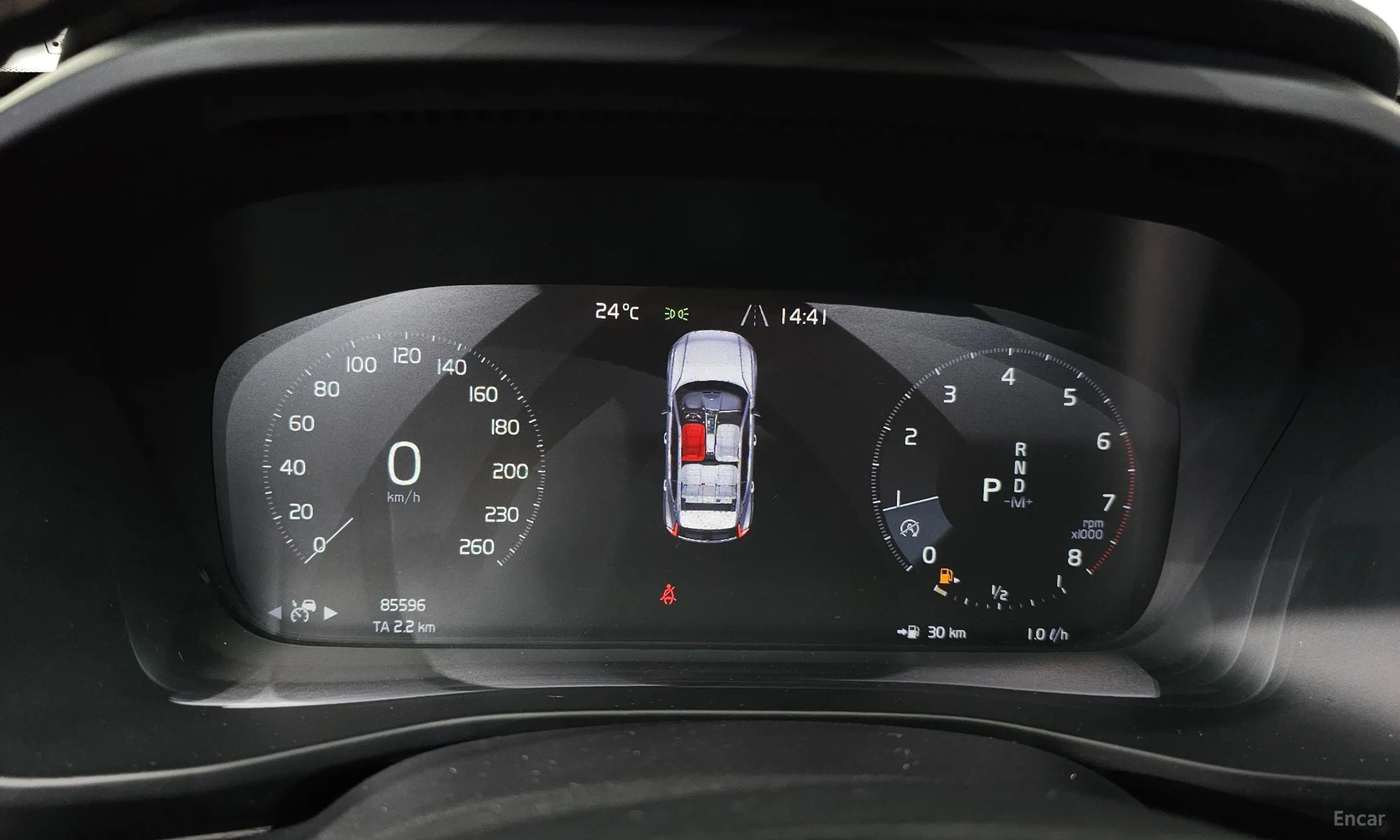 Volvo XC40 превью 8