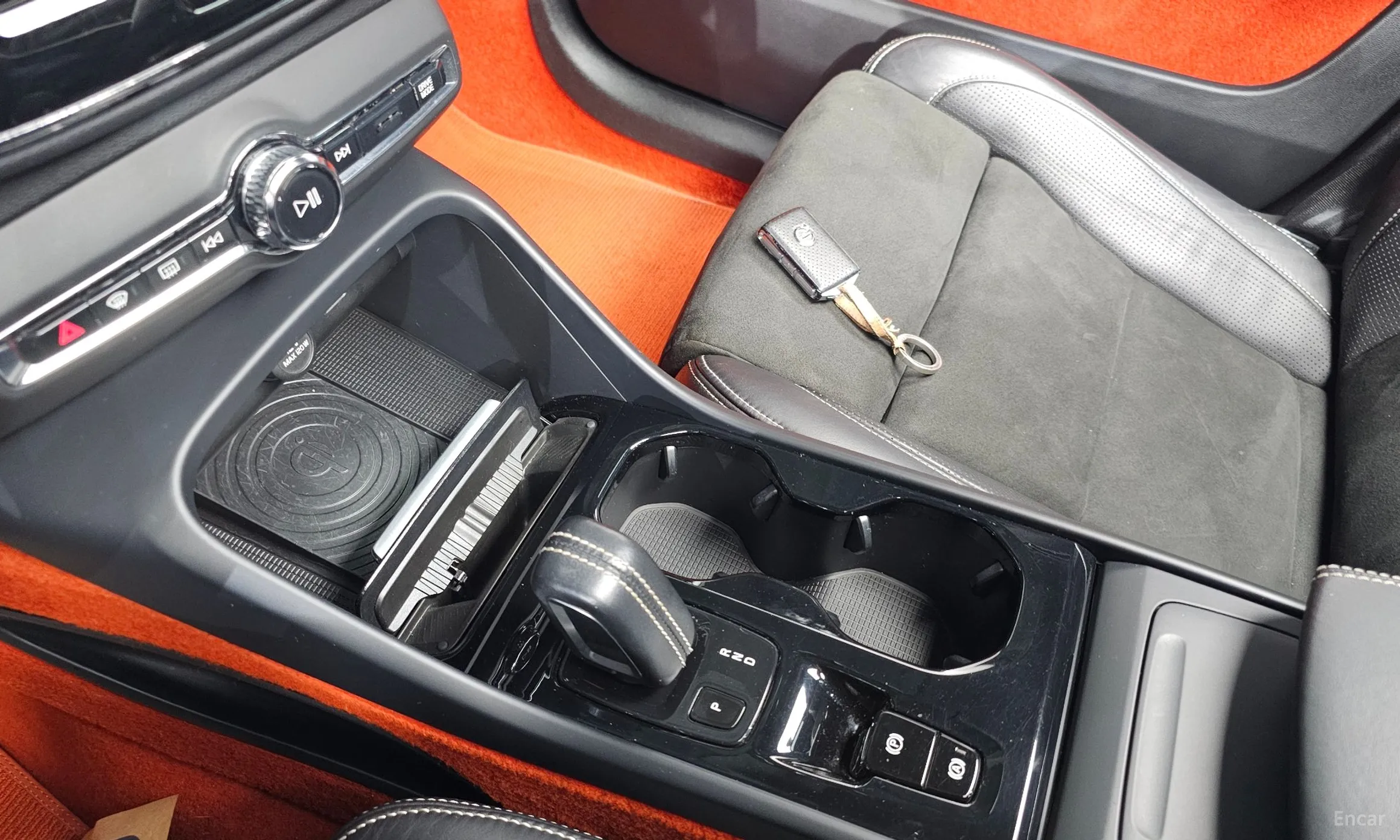 Volvo XC40 превью 9