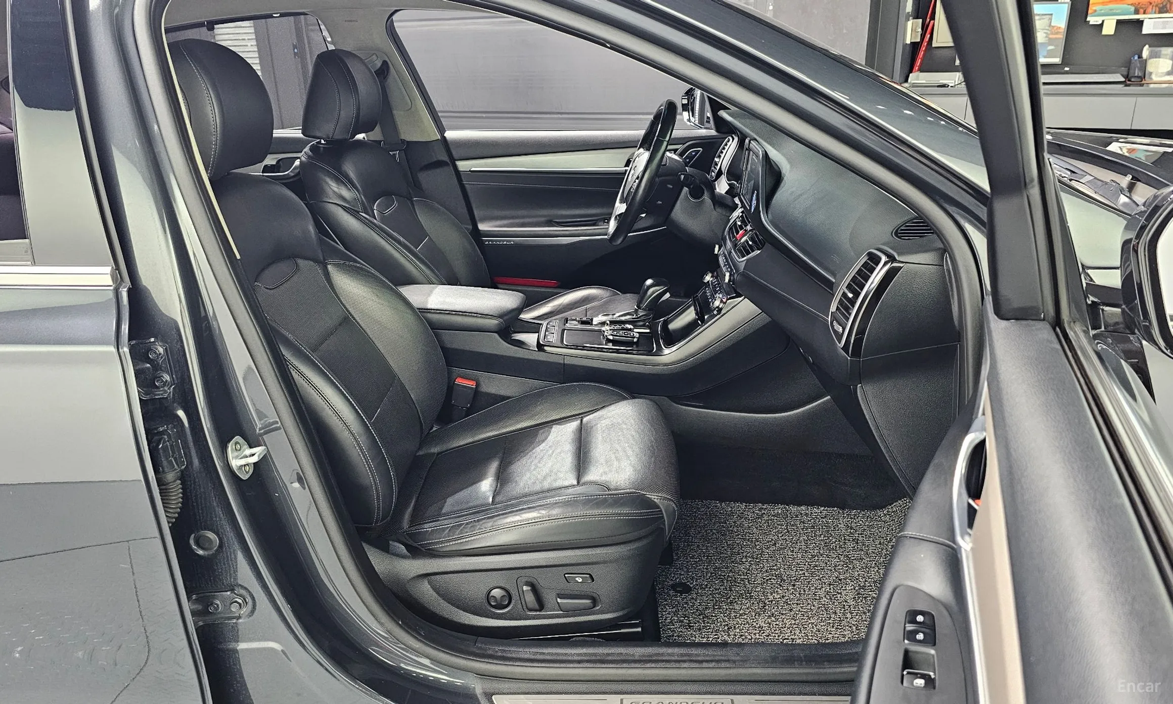 Hyundai Grandeur IG превью 12
