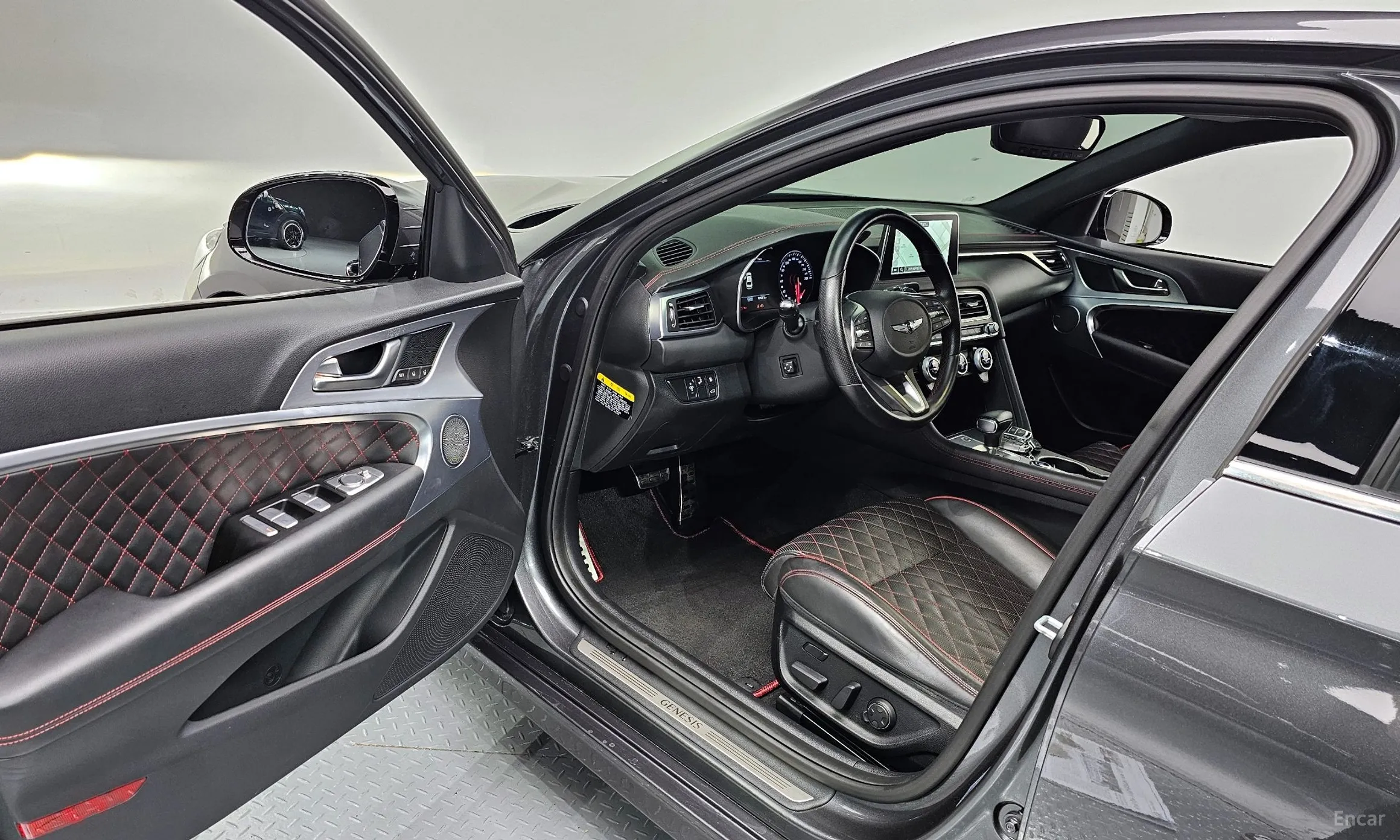 Genesis G70 превью 11