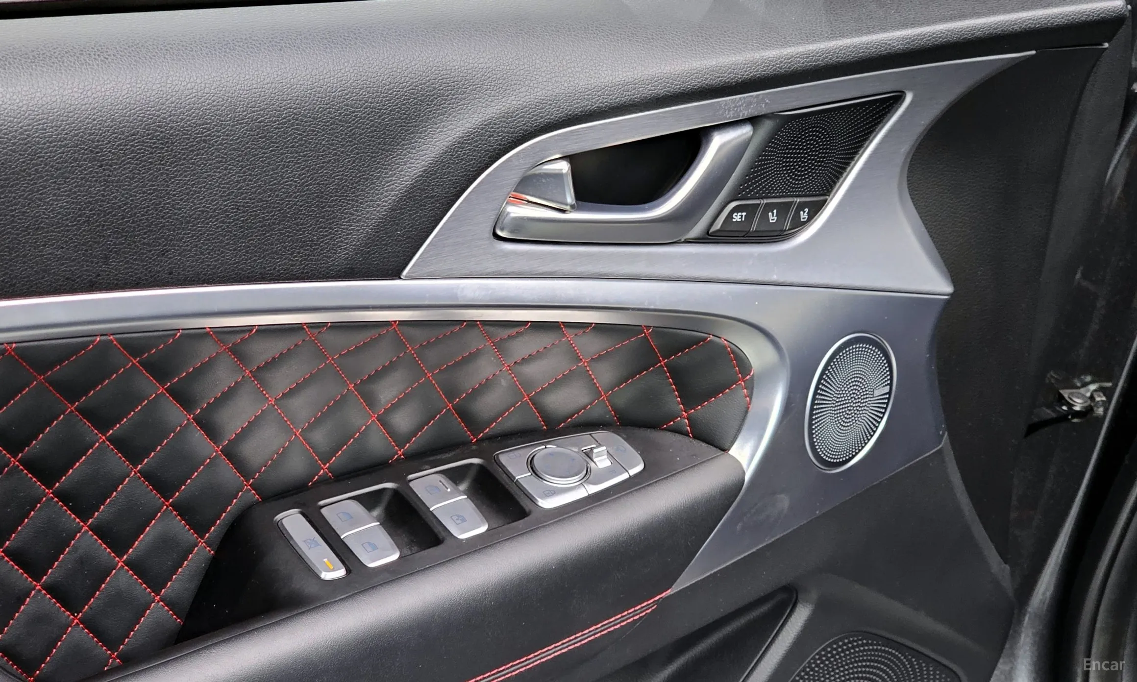 Genesis G70 превью 18