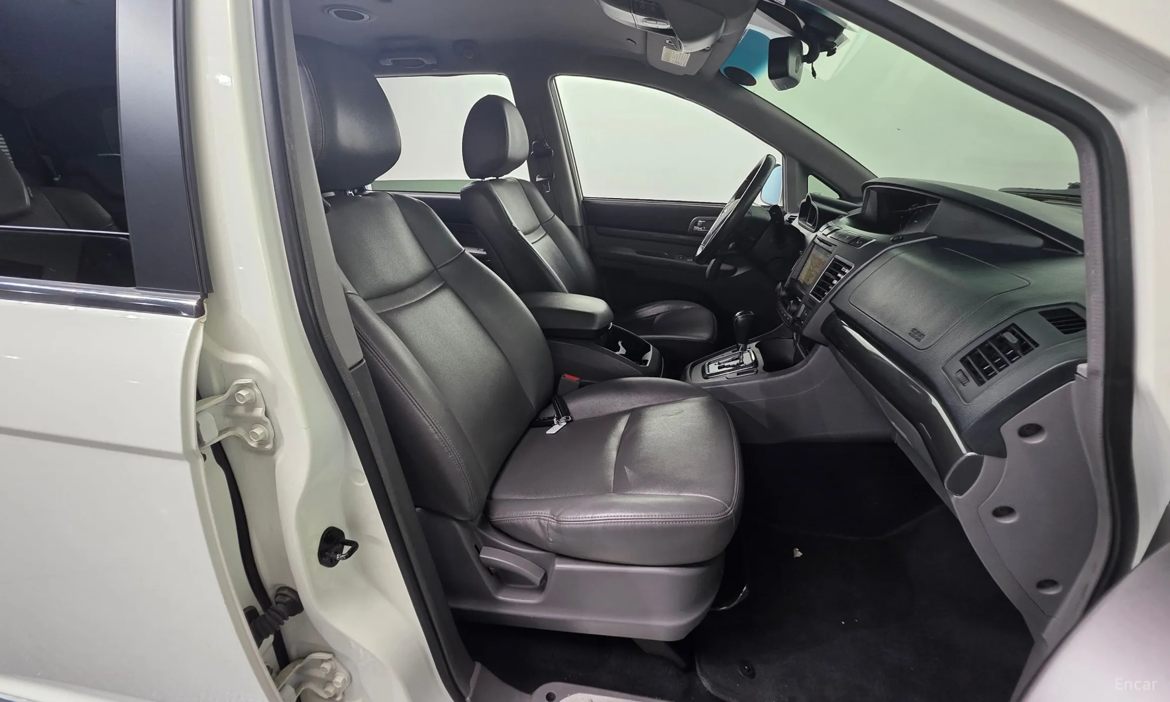 KG Mobility (SsangYong) Korando Turismo превью 10