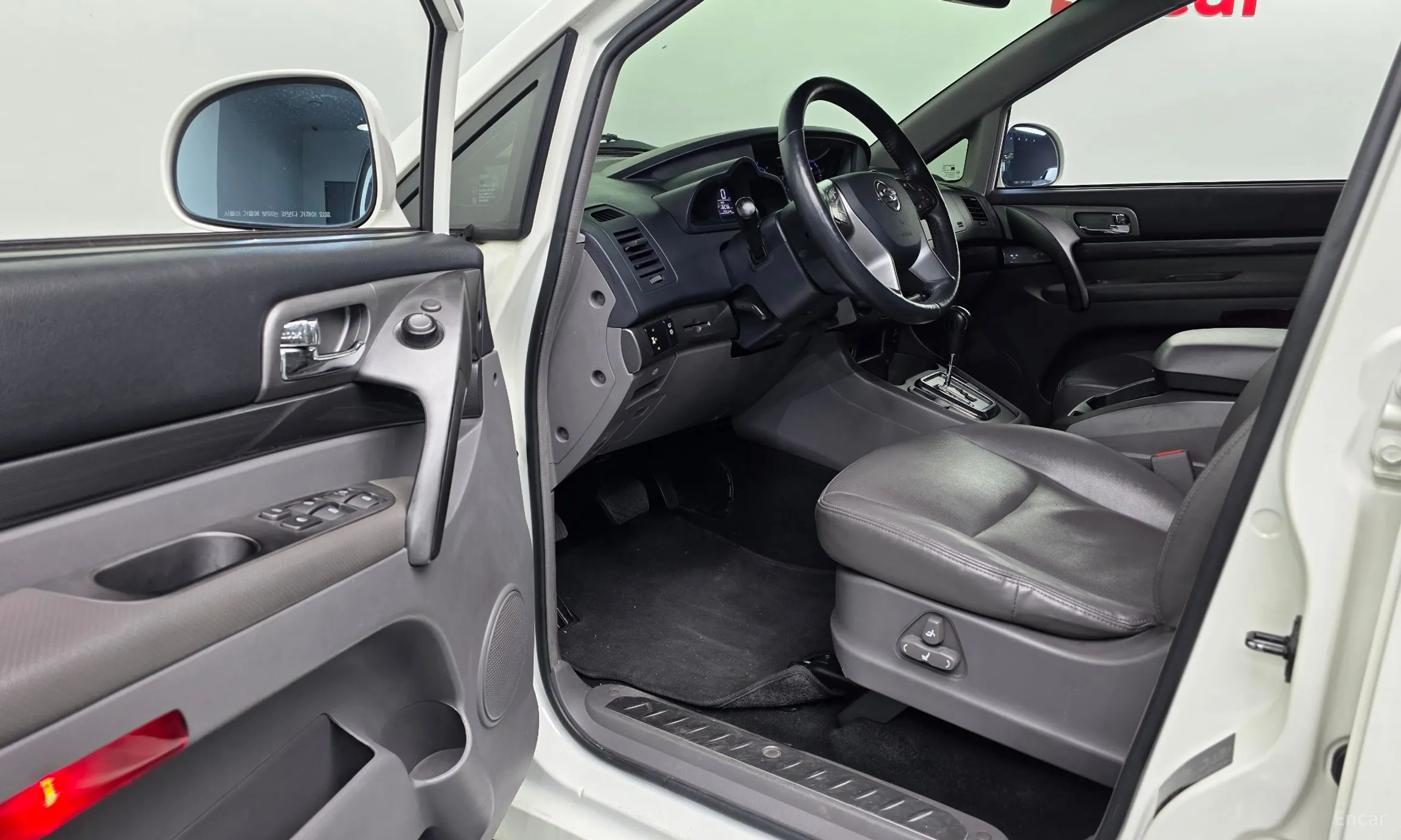 KG Mobility (SsangYong) Korando Turismo превью 11