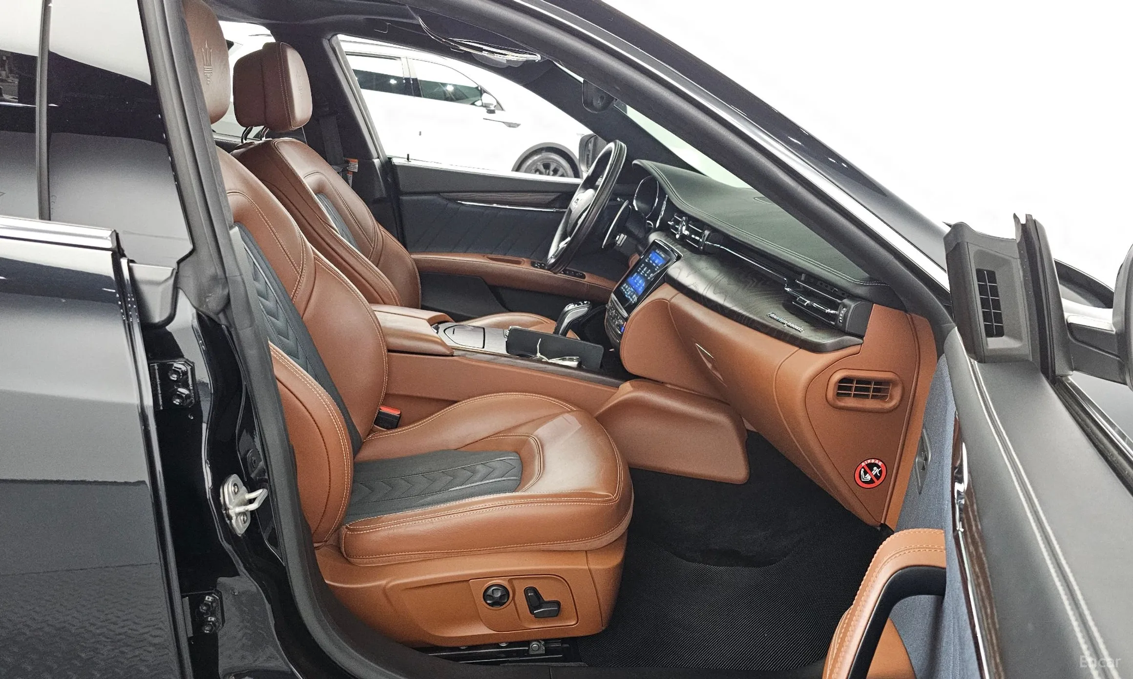 Maserati Quattroporte превью 11