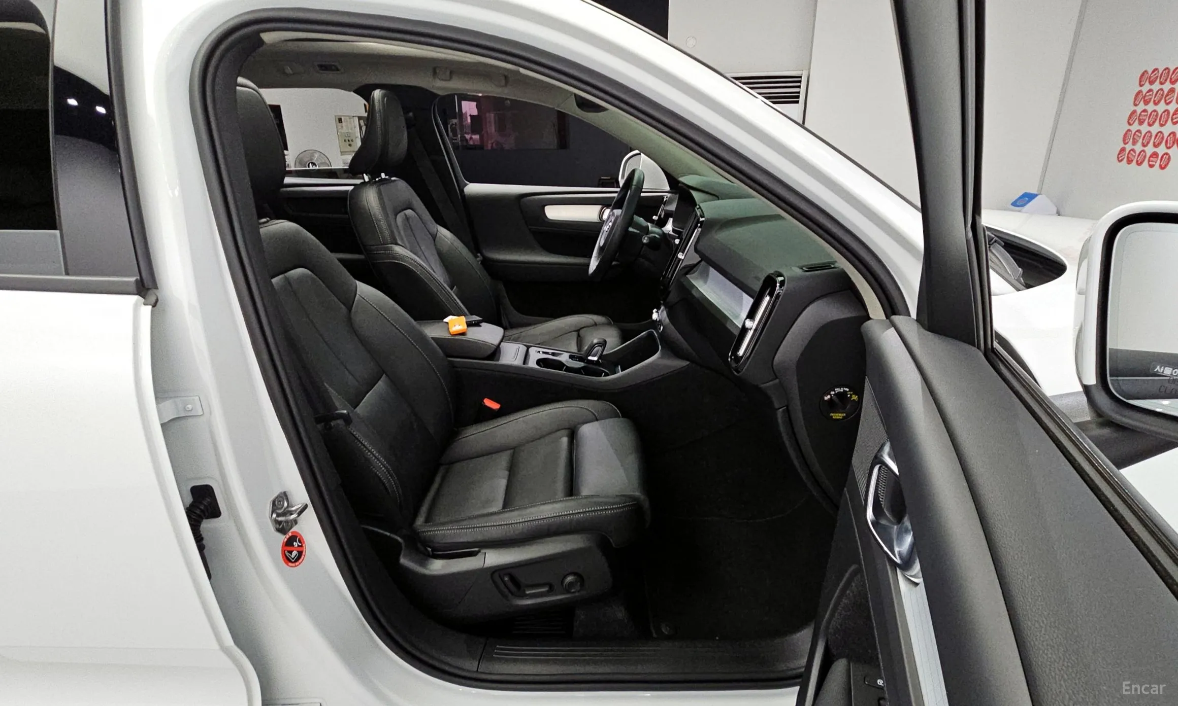 Volvo XC40 превью 12