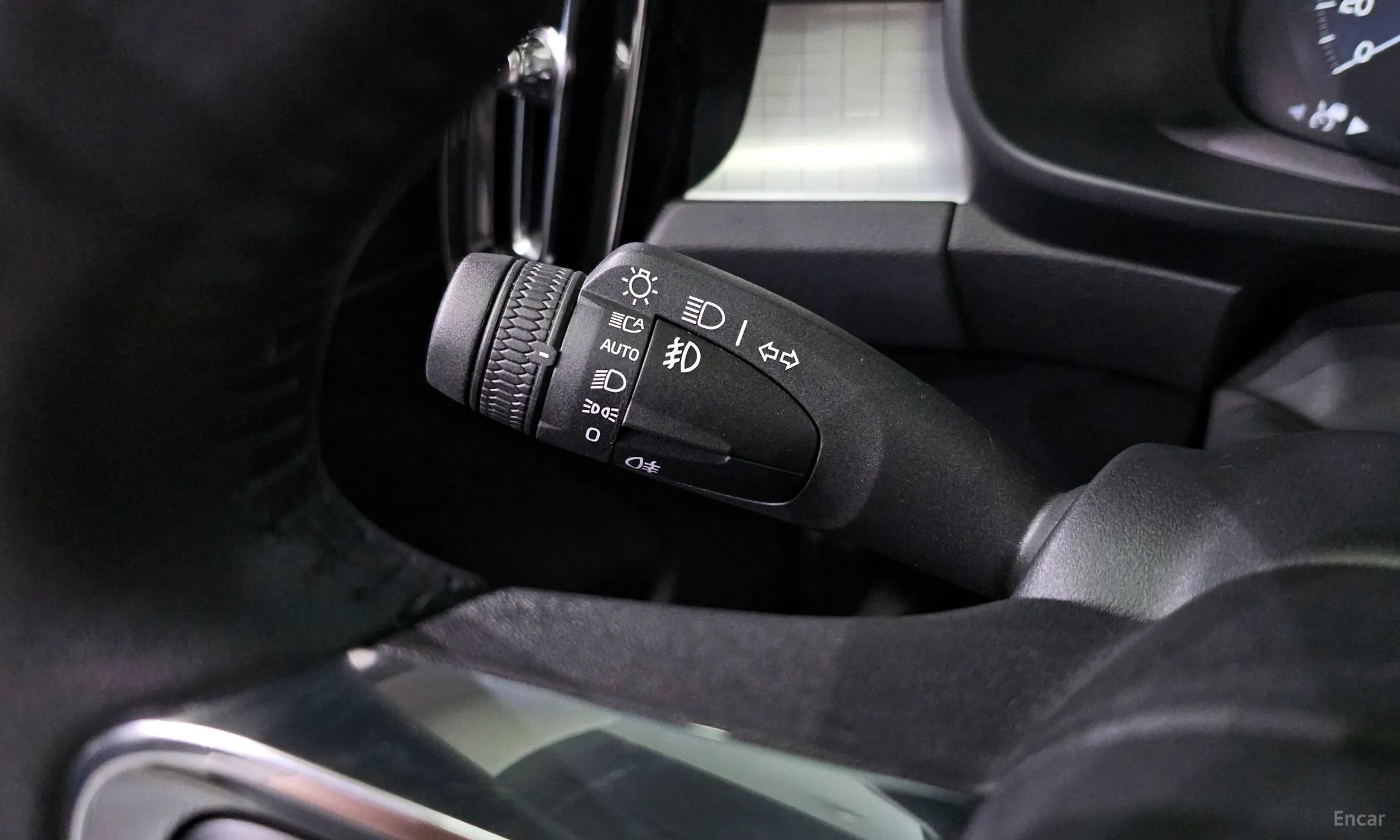 Volvo XC40 превью 15