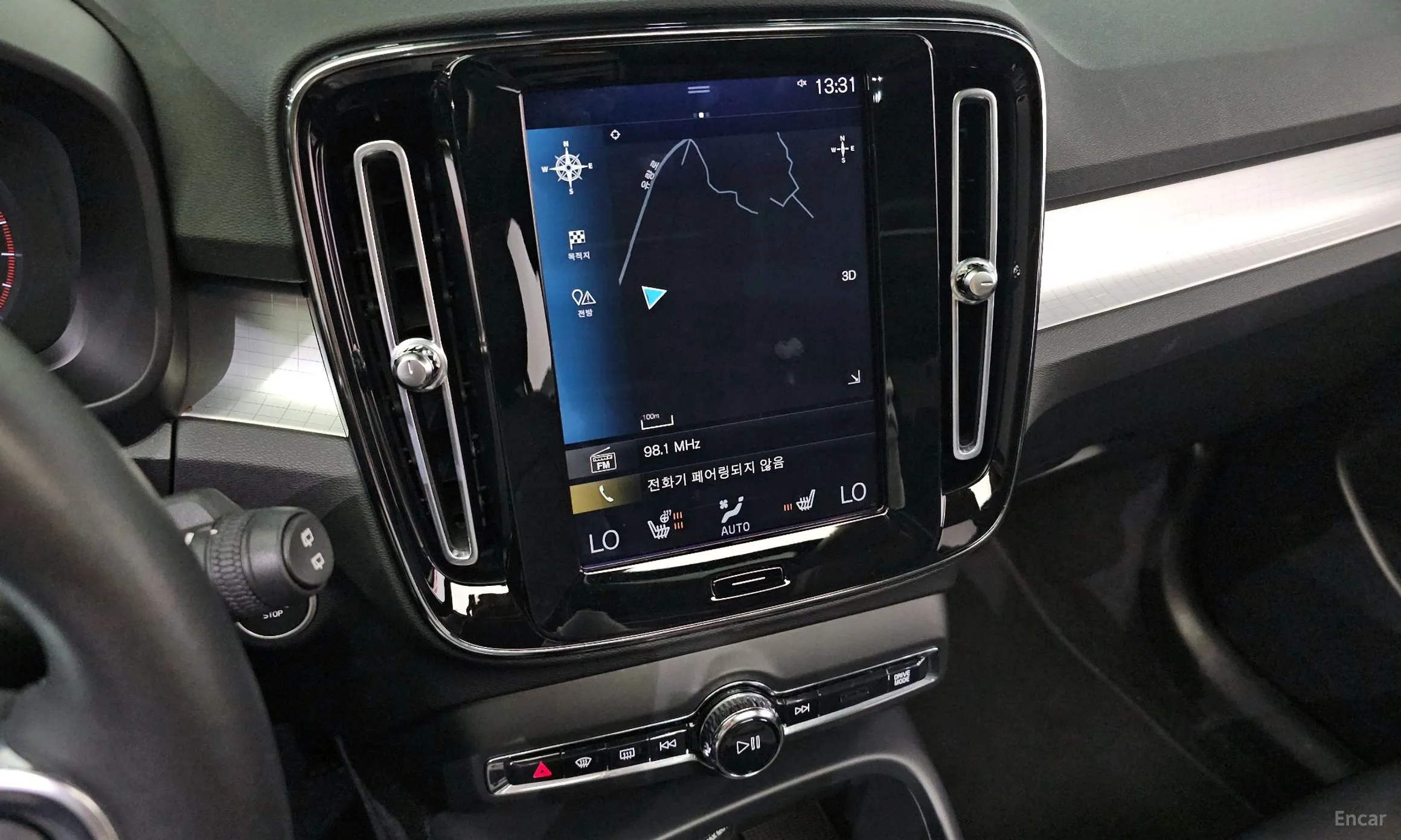 Volvo XC40 превью 16