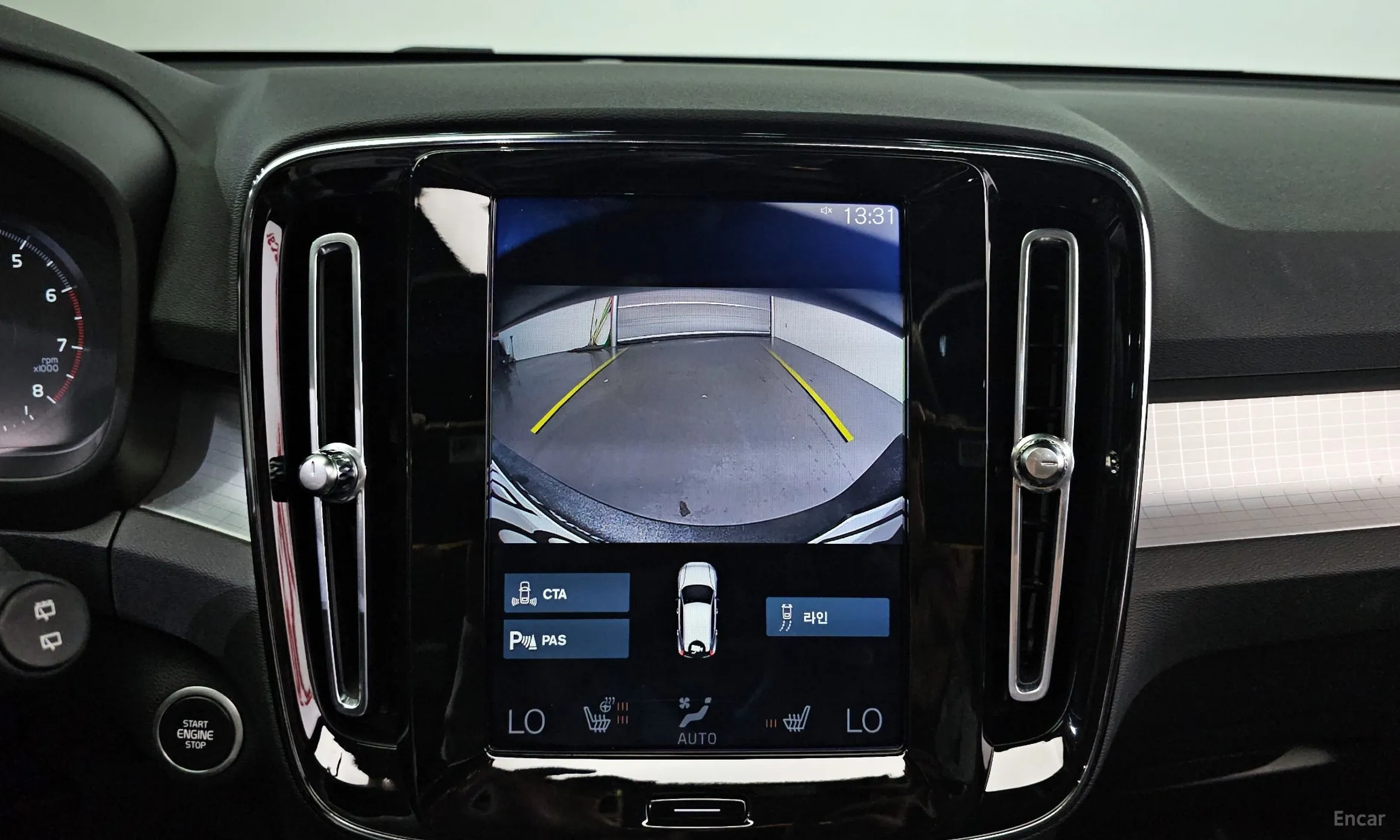Volvo XC40 превью 17