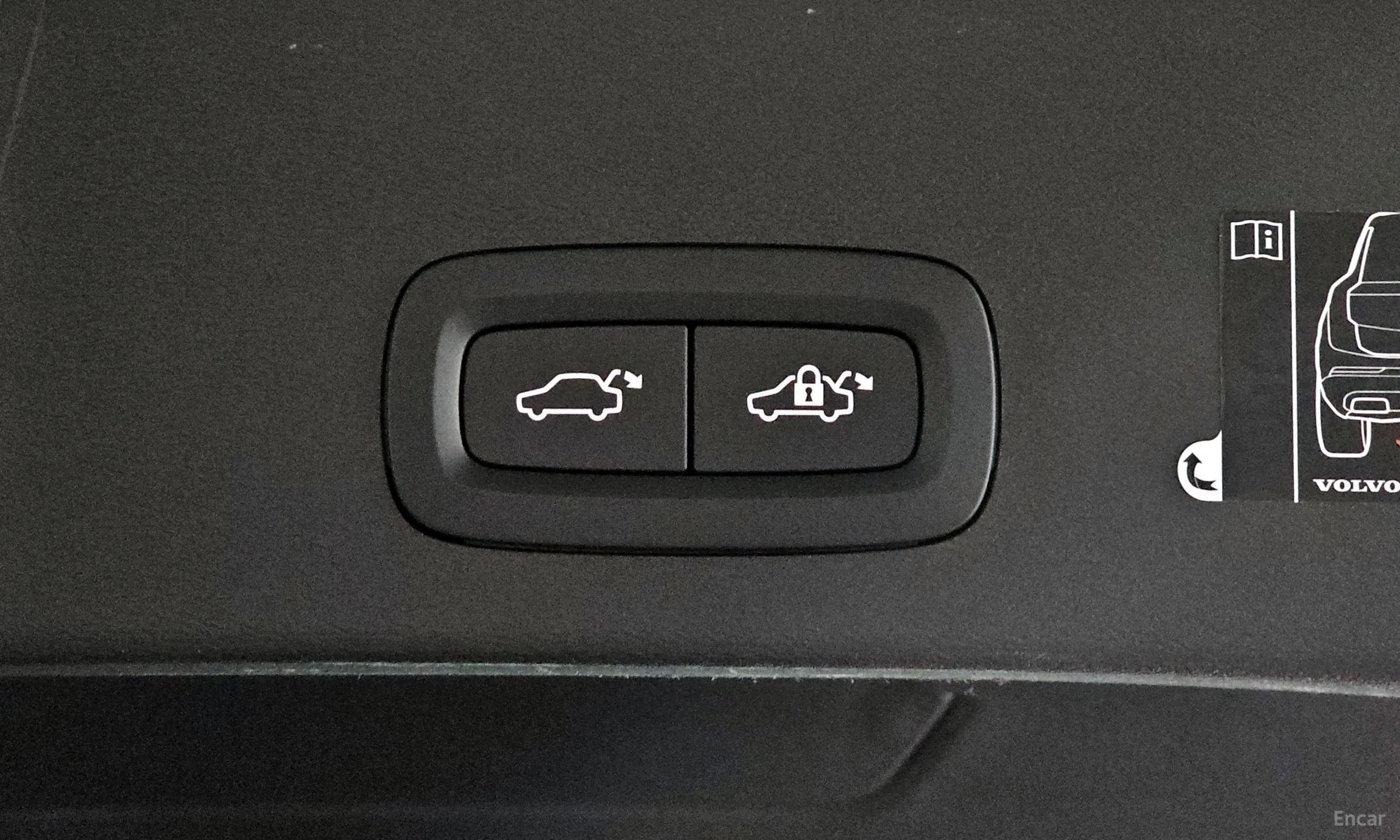Volvo XC40 превью 20