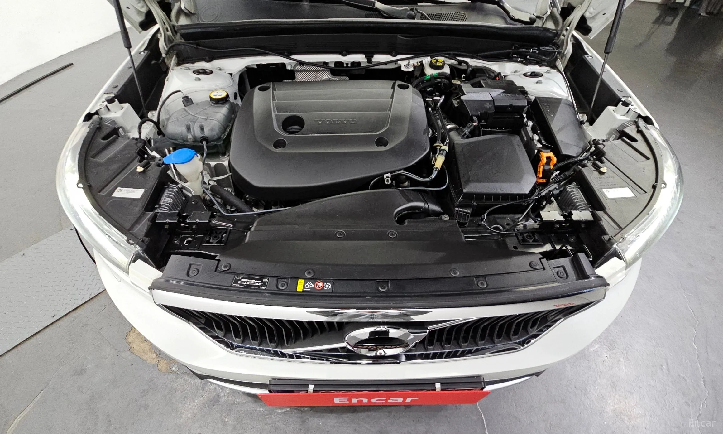 Volvo XC40 превью 6