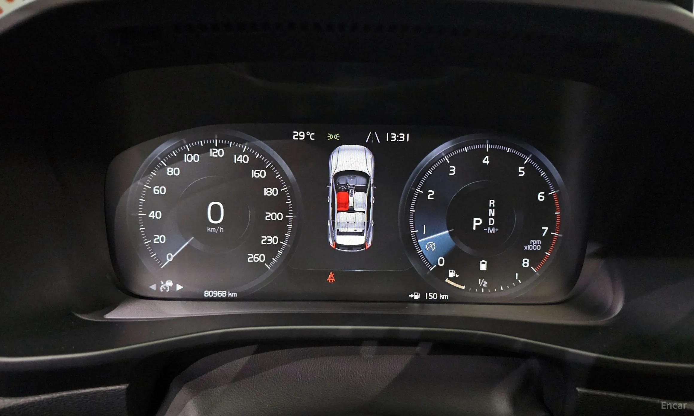 Volvo XC40 превью 8