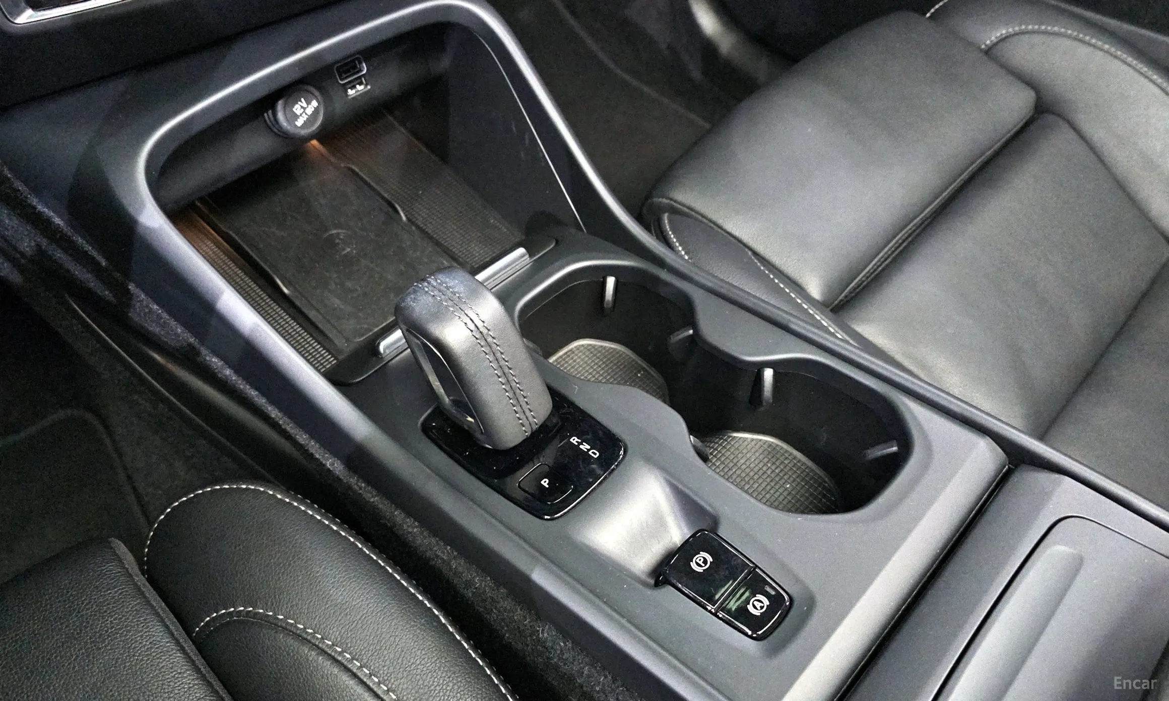 Volvo XC40 превью 9