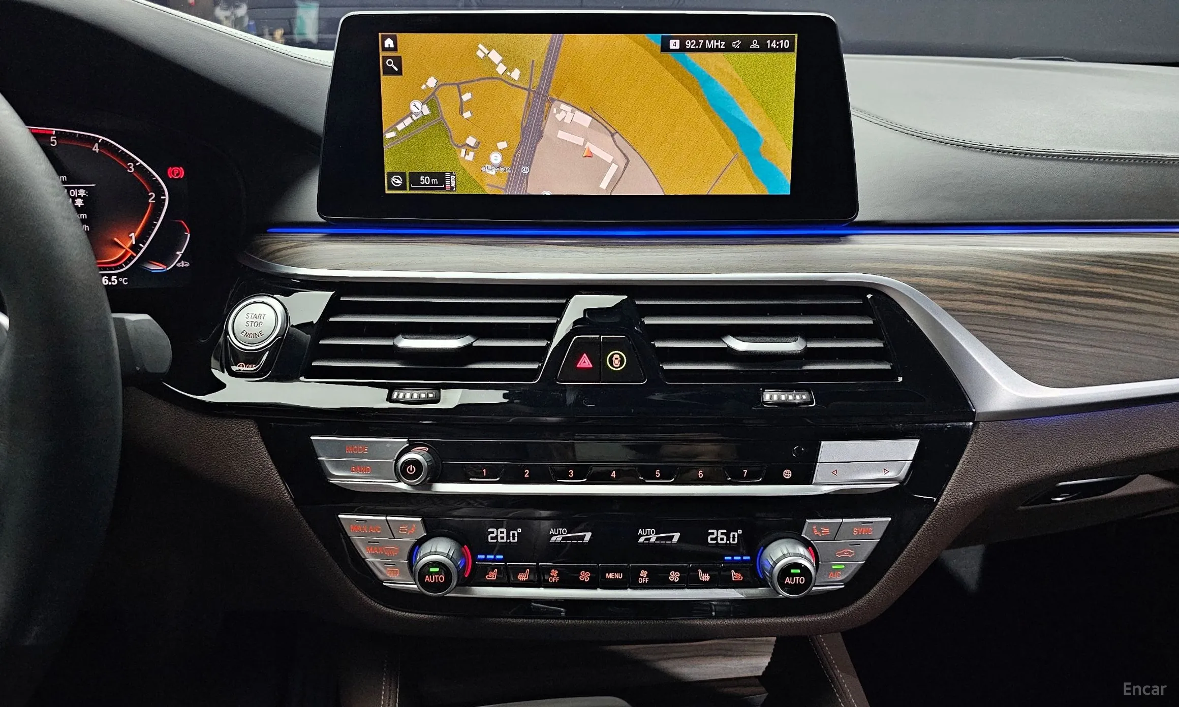 BMW 5 Series (G30) превью 14