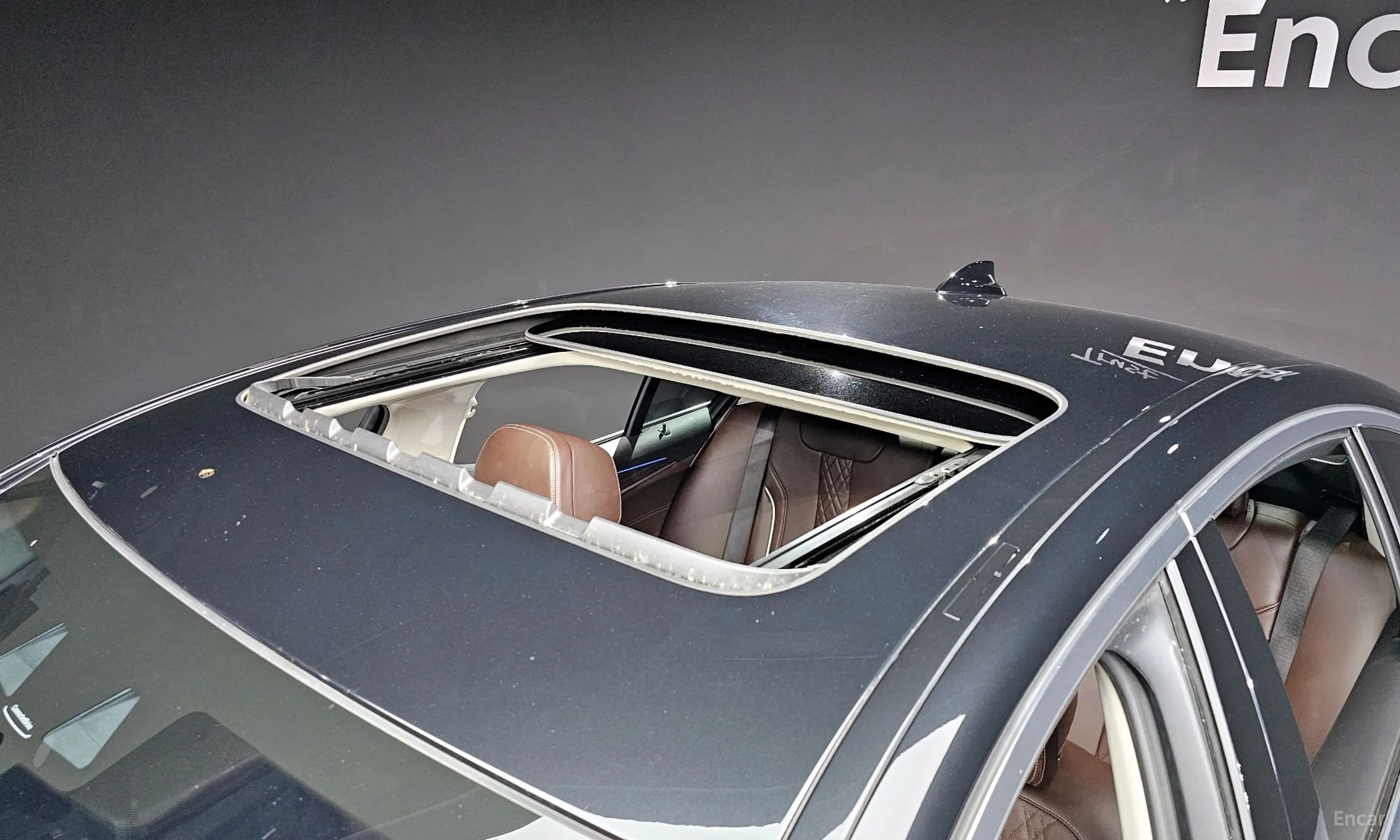 BMW 5 Series (G30) превью 18