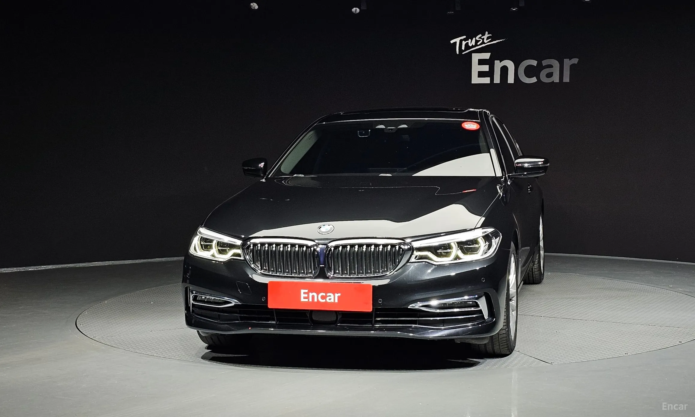 BMW 5 Series (G30) превью 3
