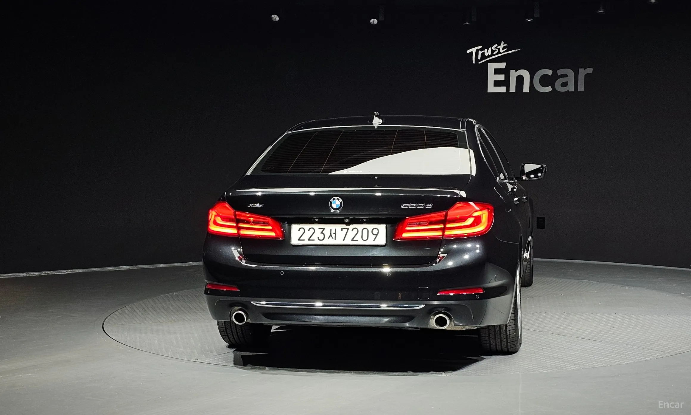 BMW 5 Series (G30) превью 4