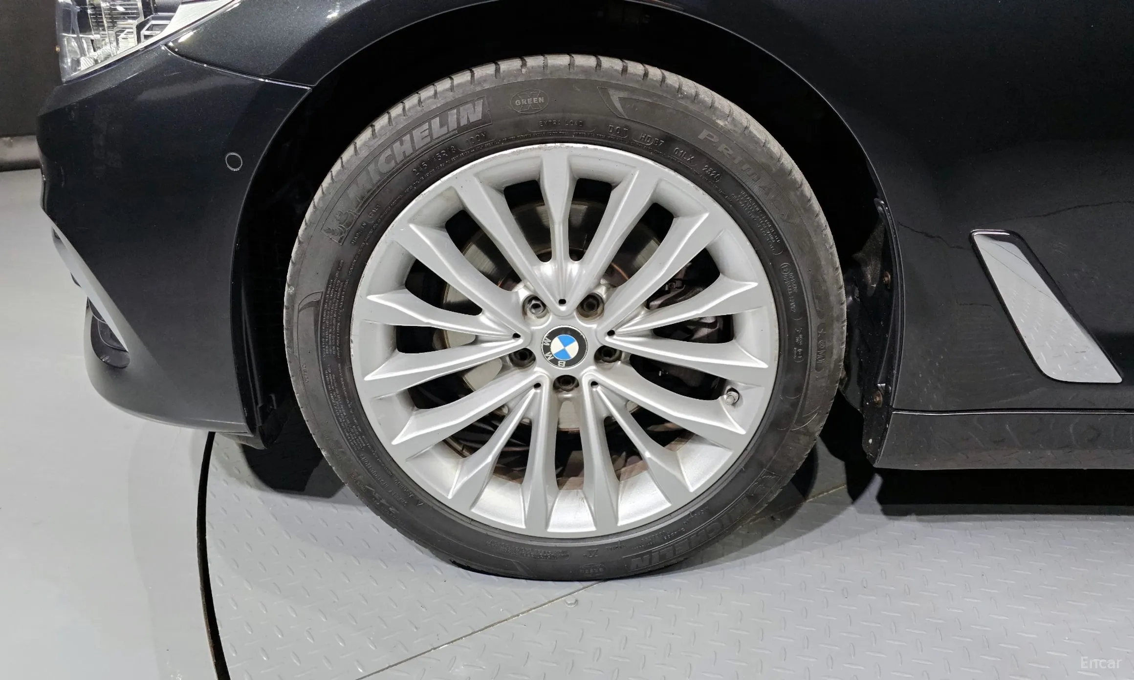 BMW 5 Series (G30) превью 5