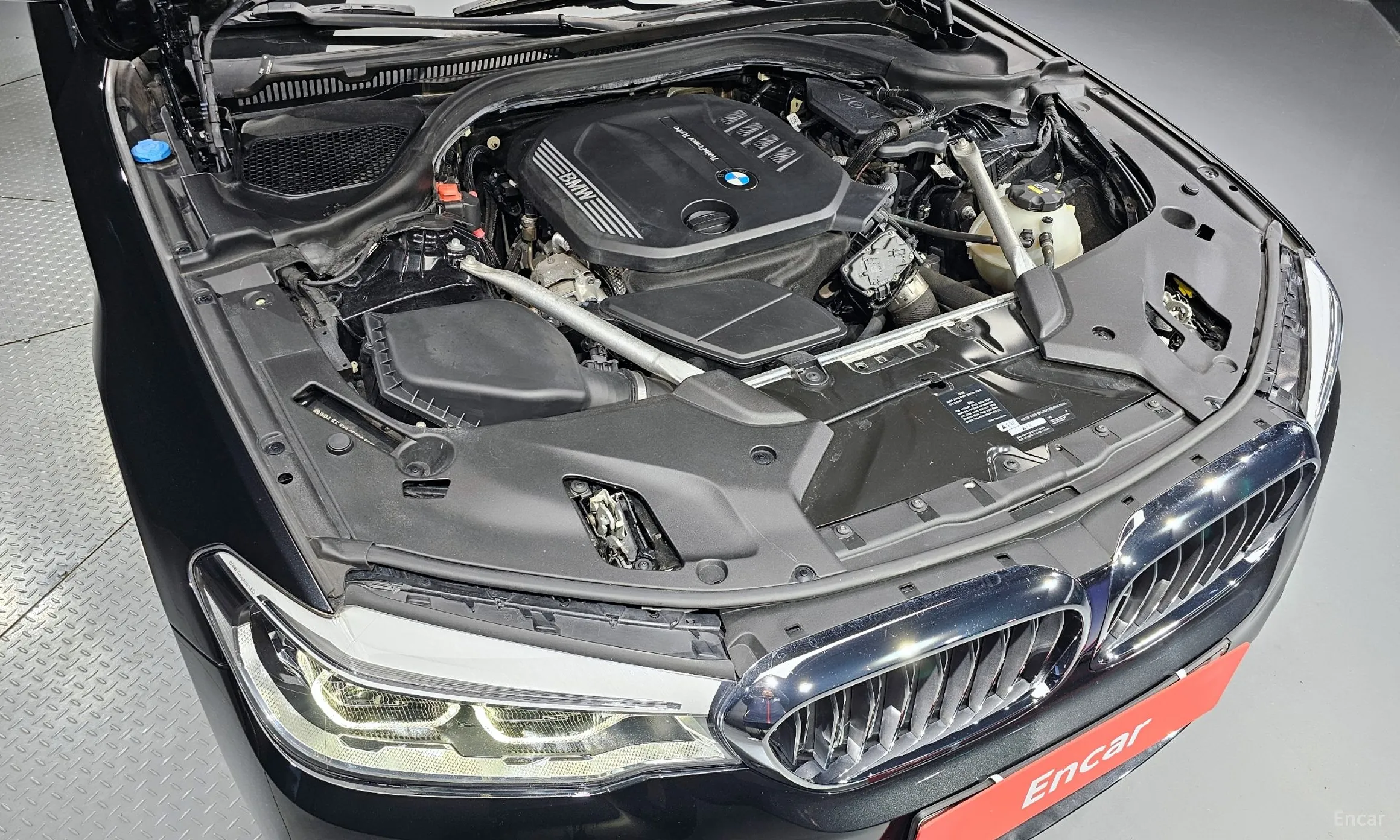 BMW 5 Series (G30) превью 6