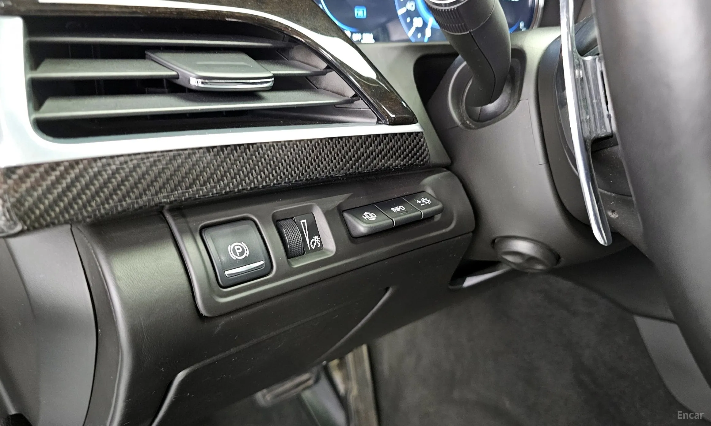 Cadillac CT6 превью 14