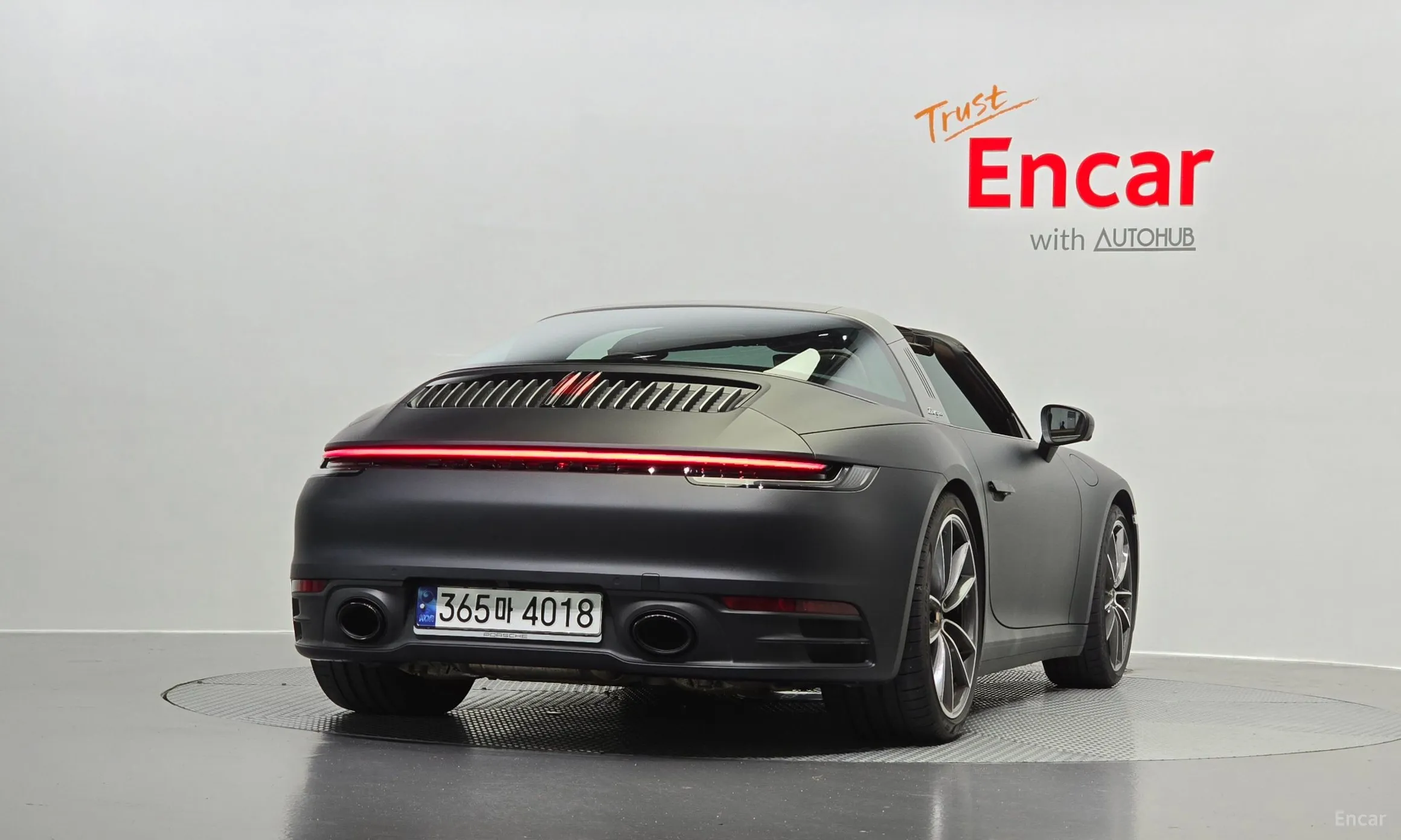 Porsche 911 (992) превью 4