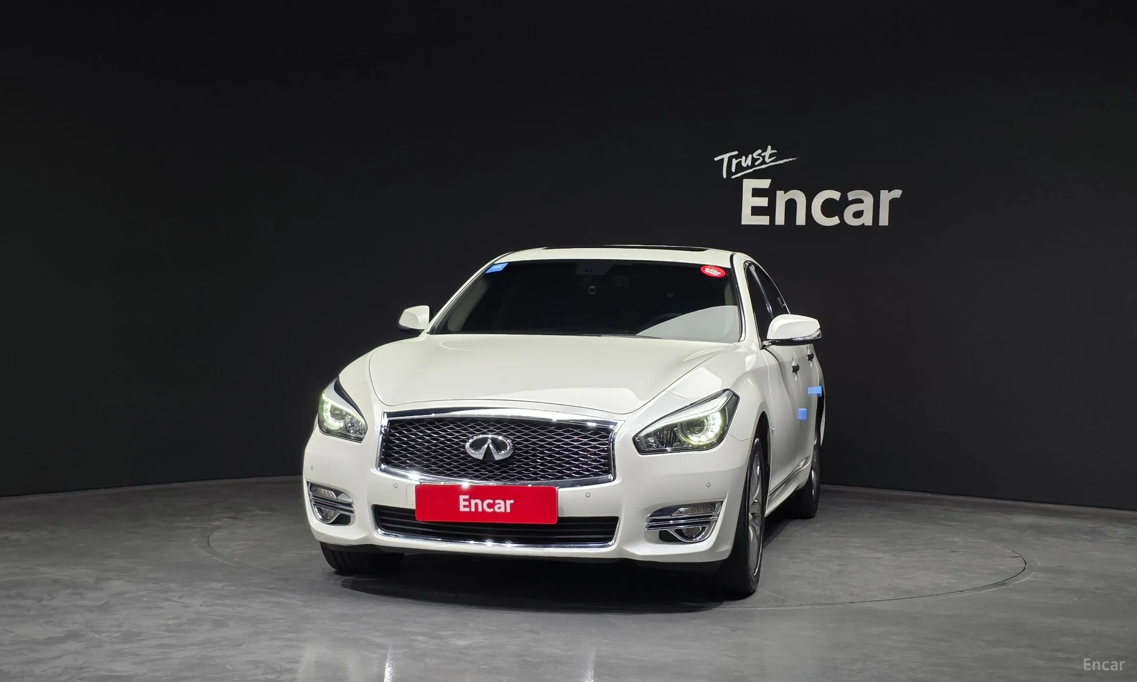 Infiniti Q70 превью 3