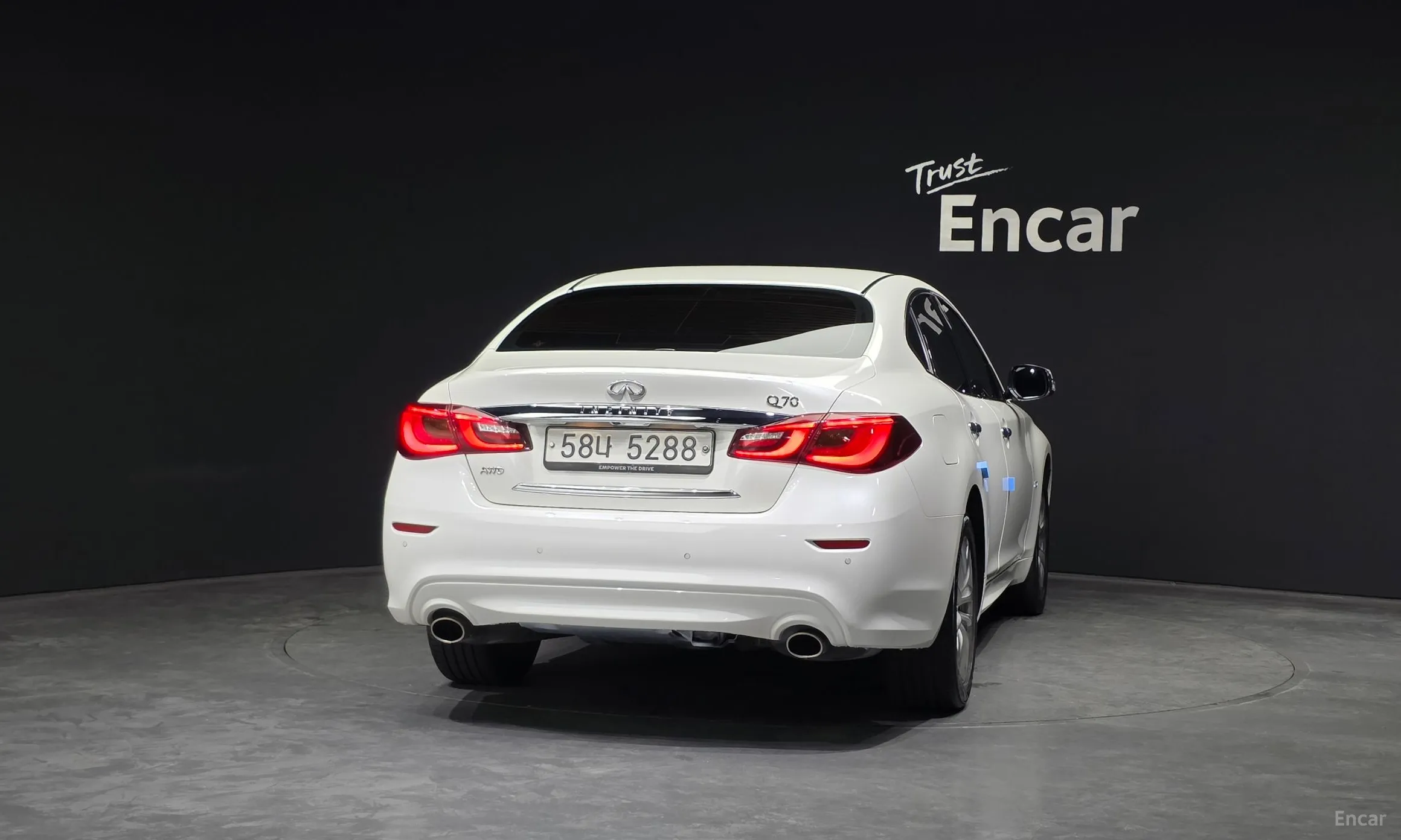 Infiniti Q70 превью 4