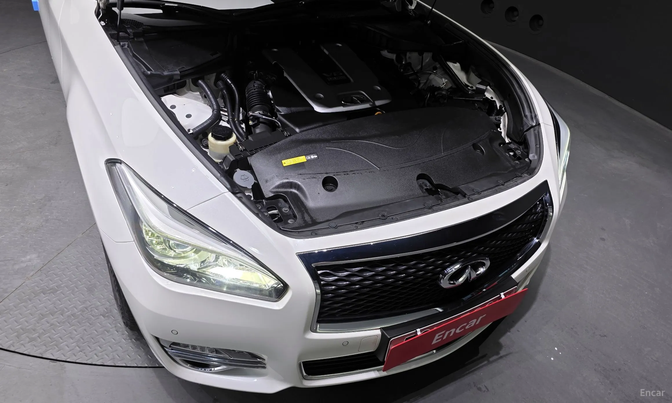 Infiniti Q70 превью 6
