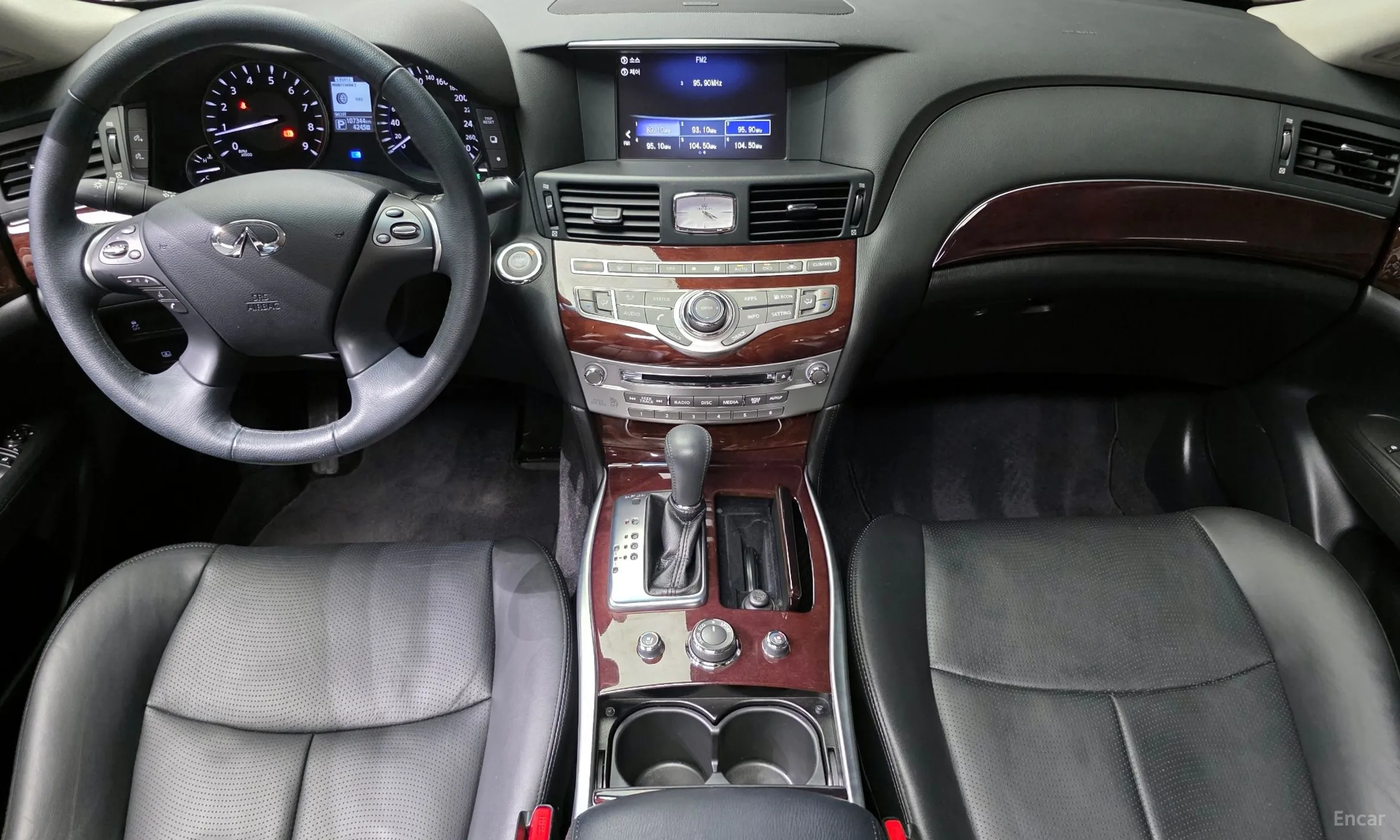 Infiniti Q70 превью 7
