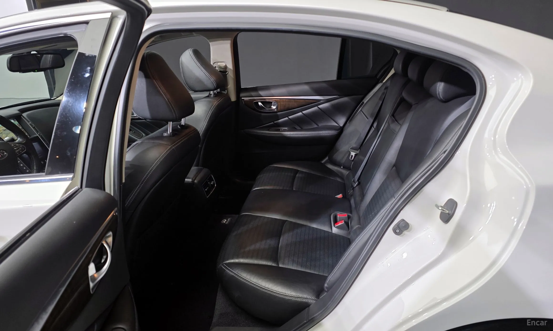 Infiniti Q50 превью 11