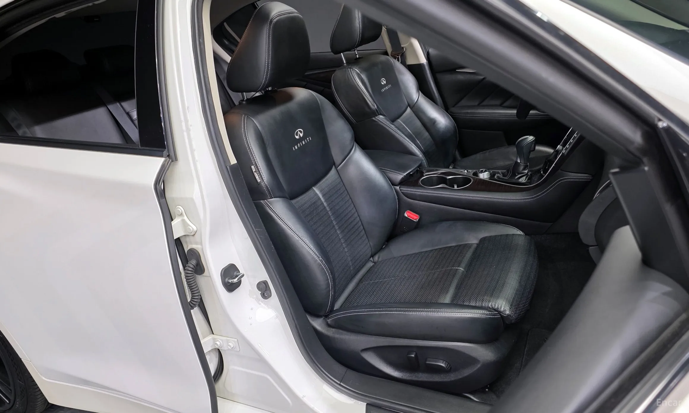 Infiniti Q50 превью 12