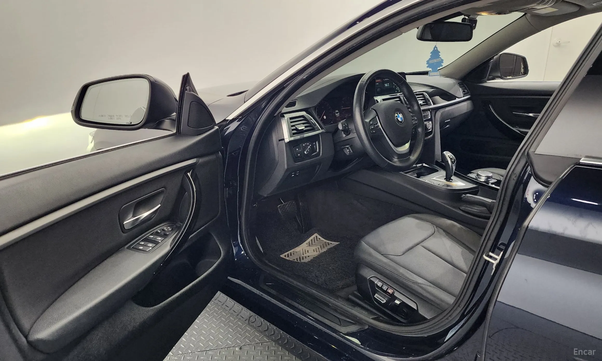 BMW Series 4 (F32) превью 10
