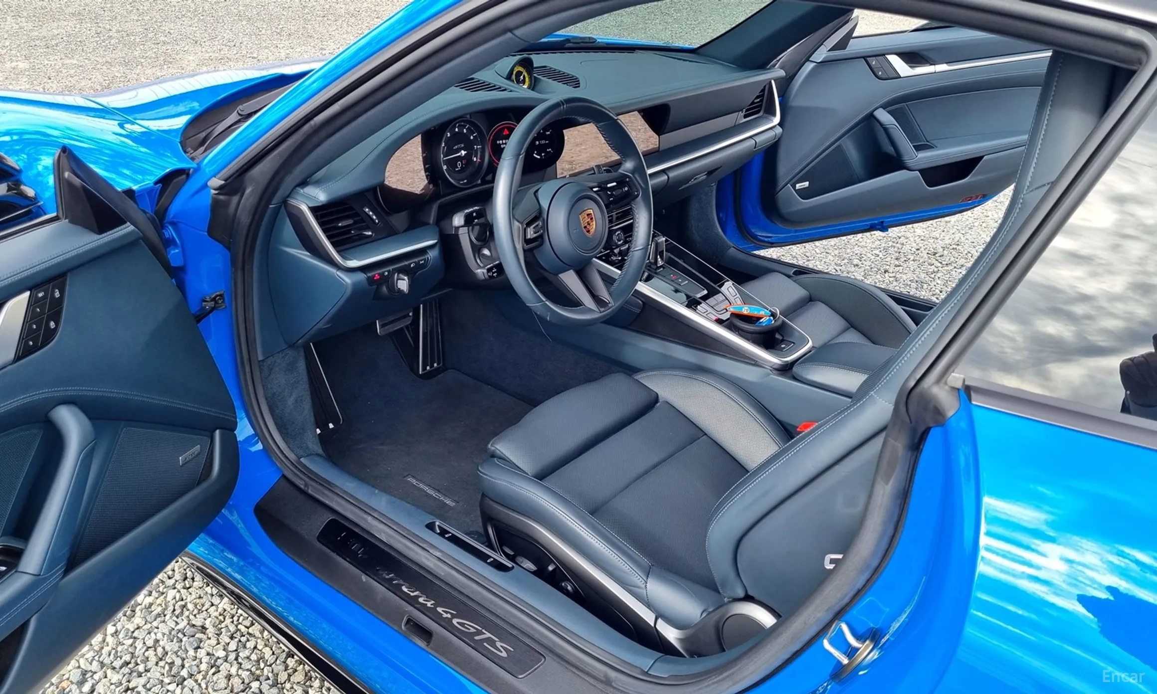 Porsche 911 (992) превью 11