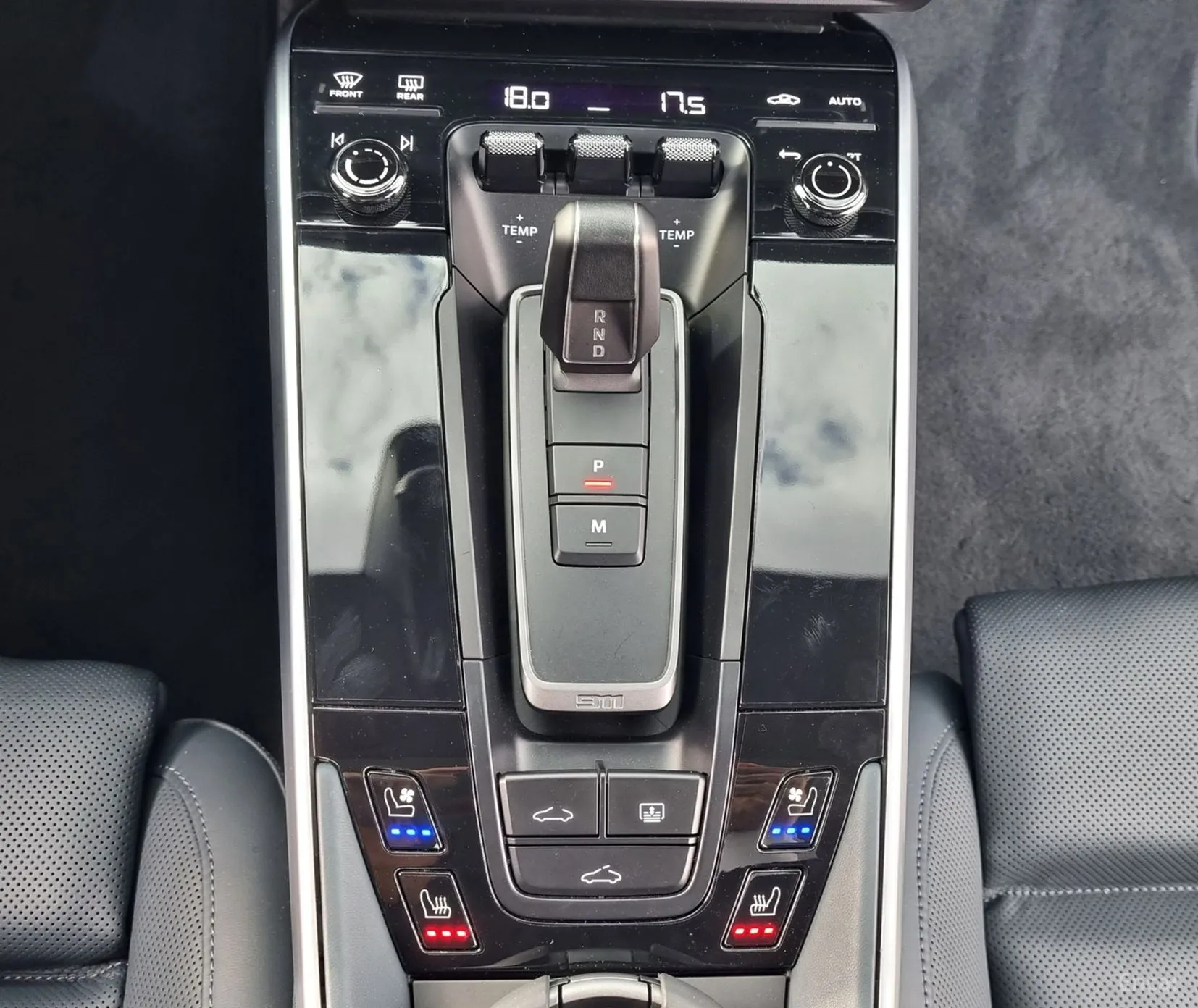 Porsche 911 (992) превью 15