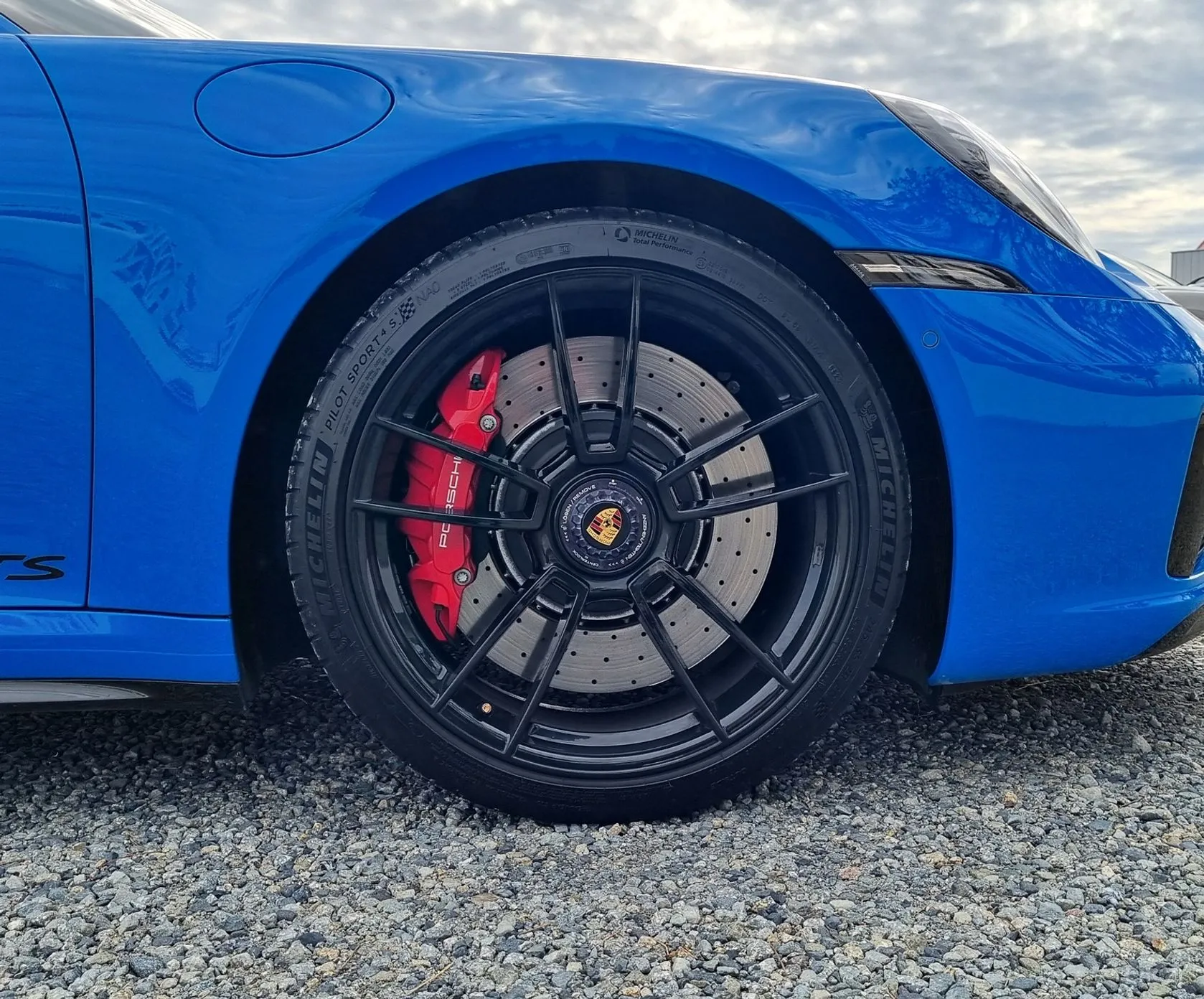 Porsche 911 (992) превью 9
