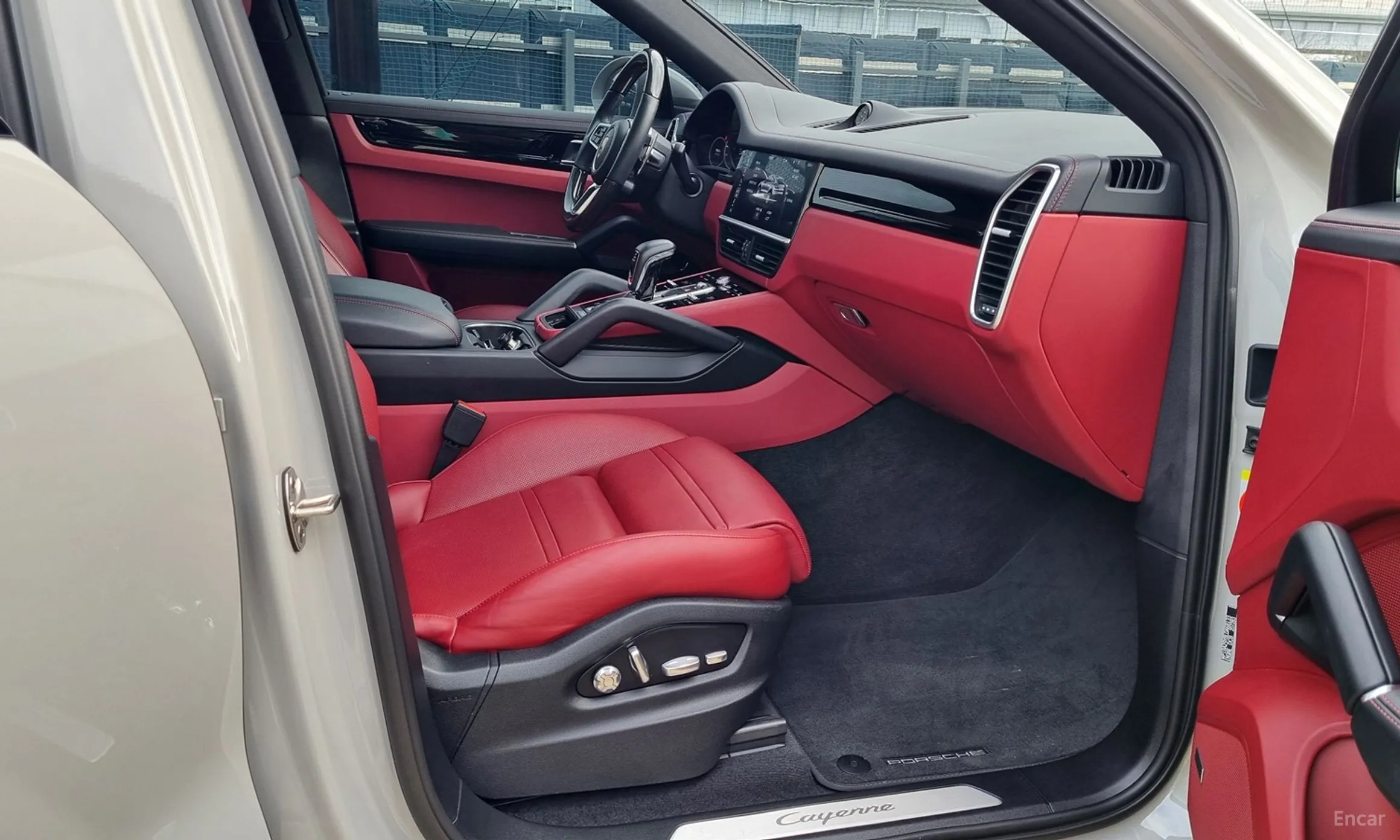 Porsche Cayenne (PO536) превью 13