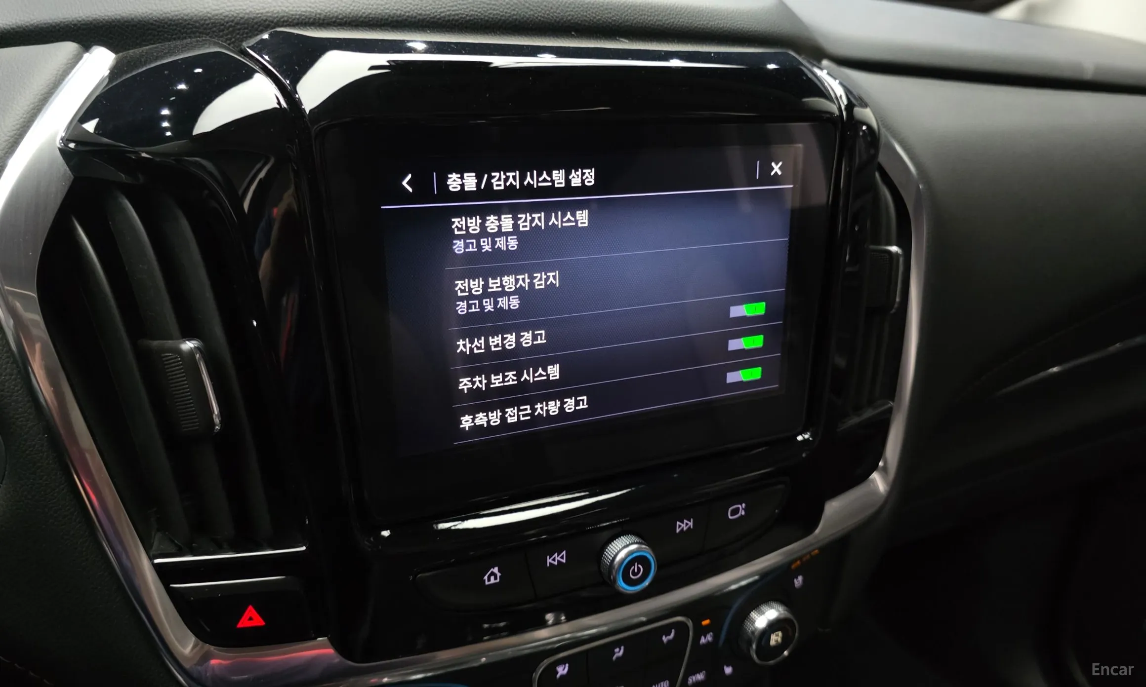 Chevrolet (GM Daewoo) Traverse превью 16