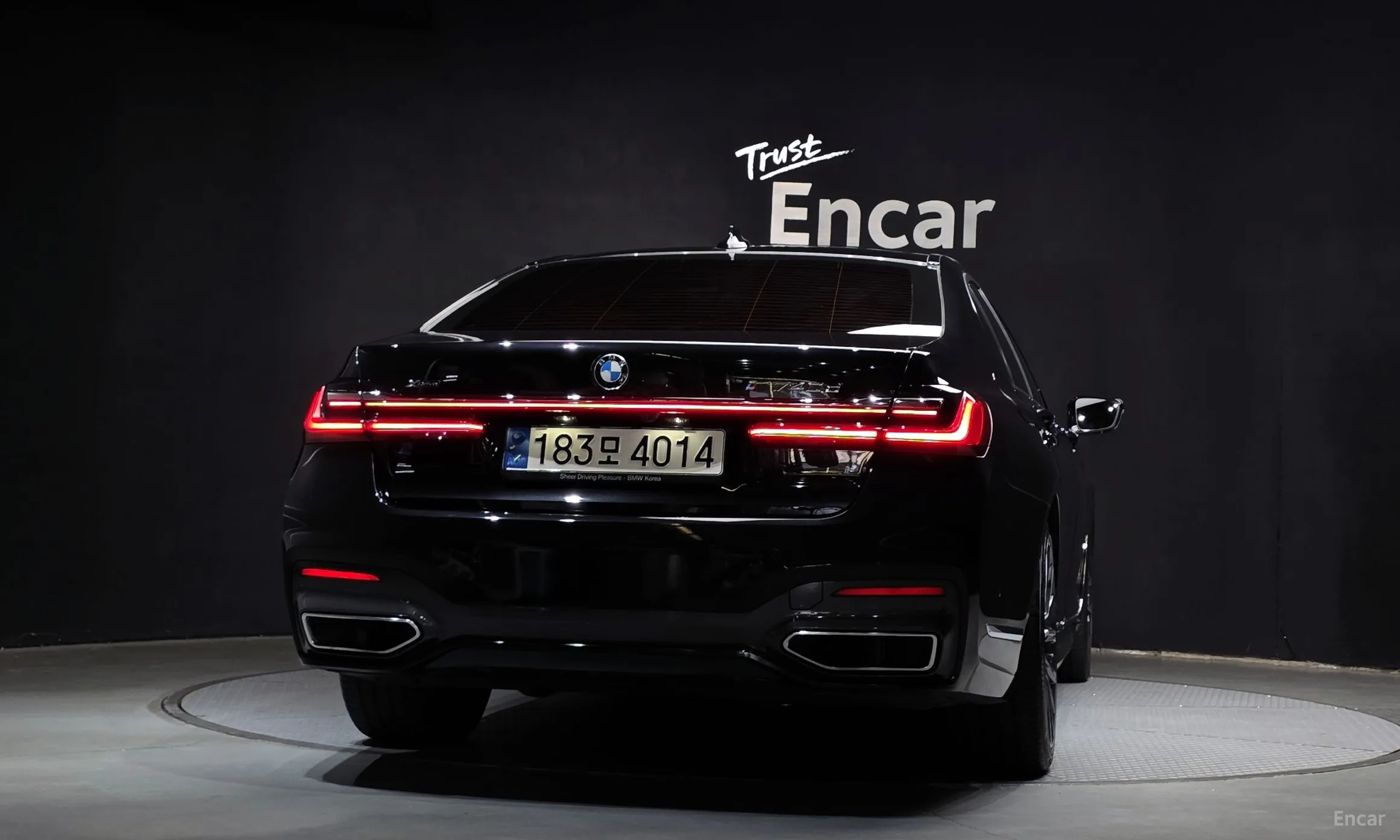 BMW 7 Series (G11) превью 4
