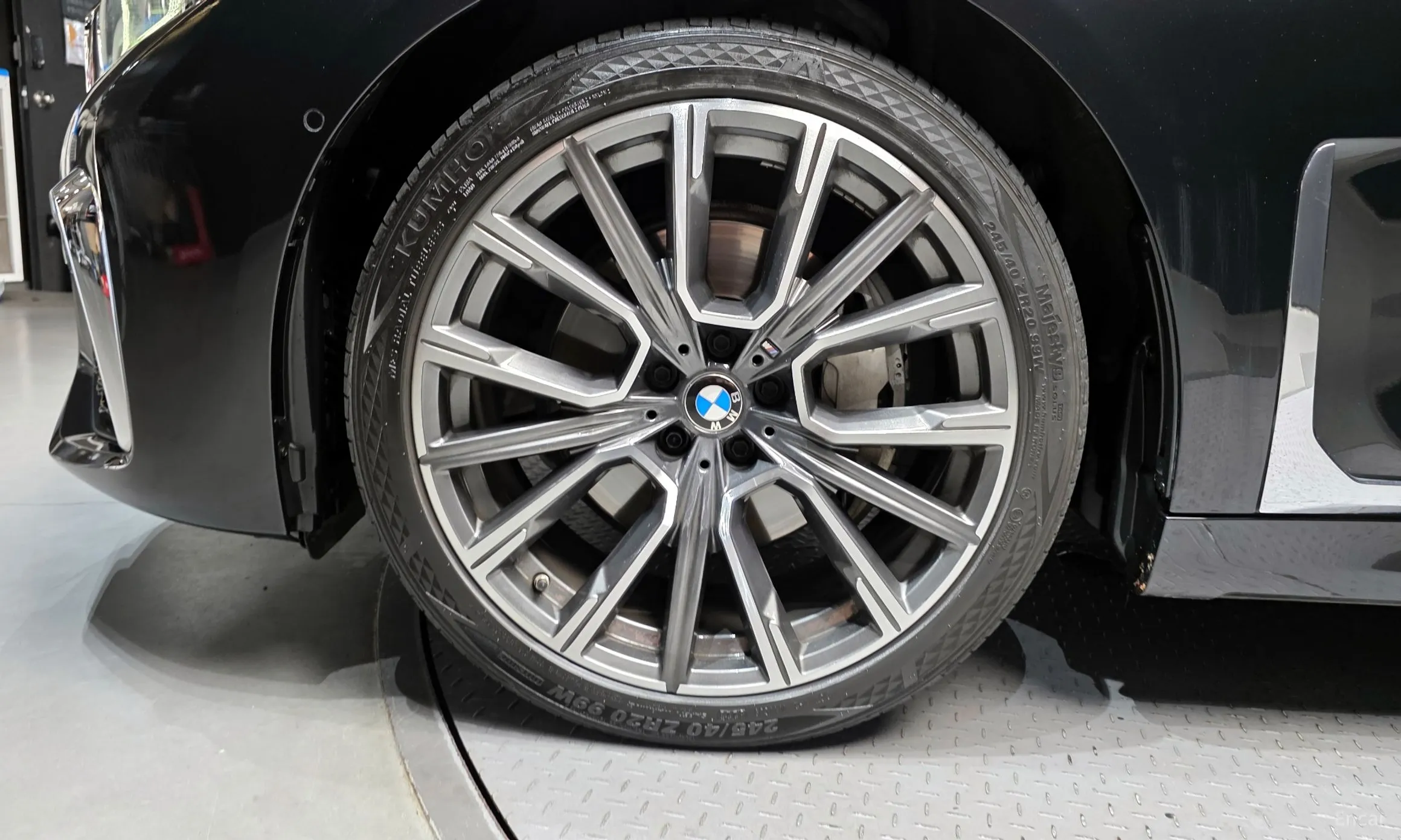 BMW 7 Series (G11) превью 5