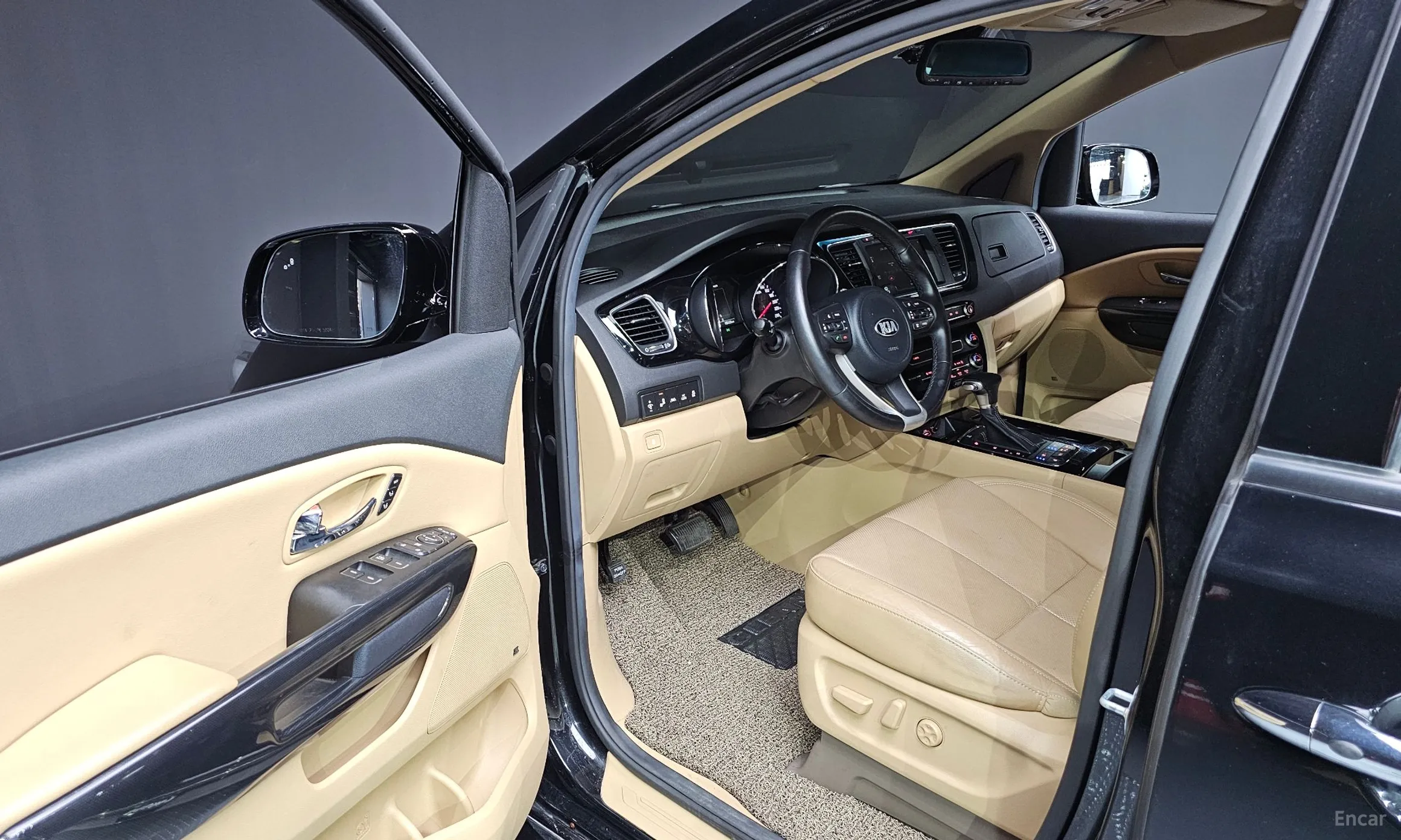 Kia Carnival превью 10