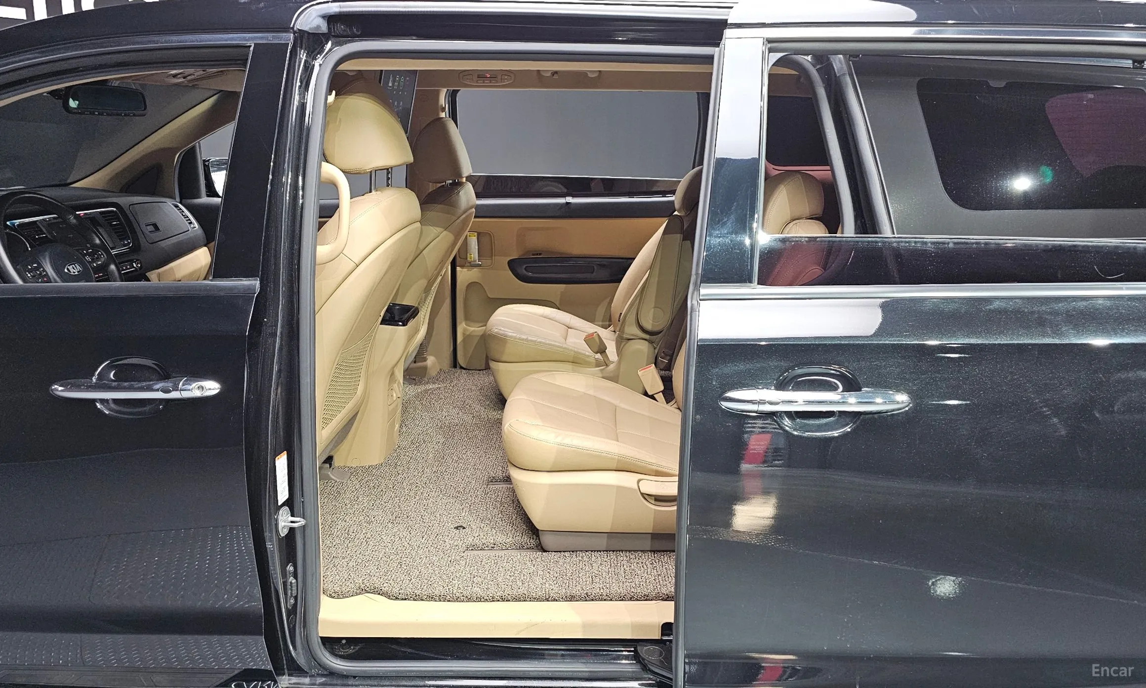 Kia Carnival превью 11
