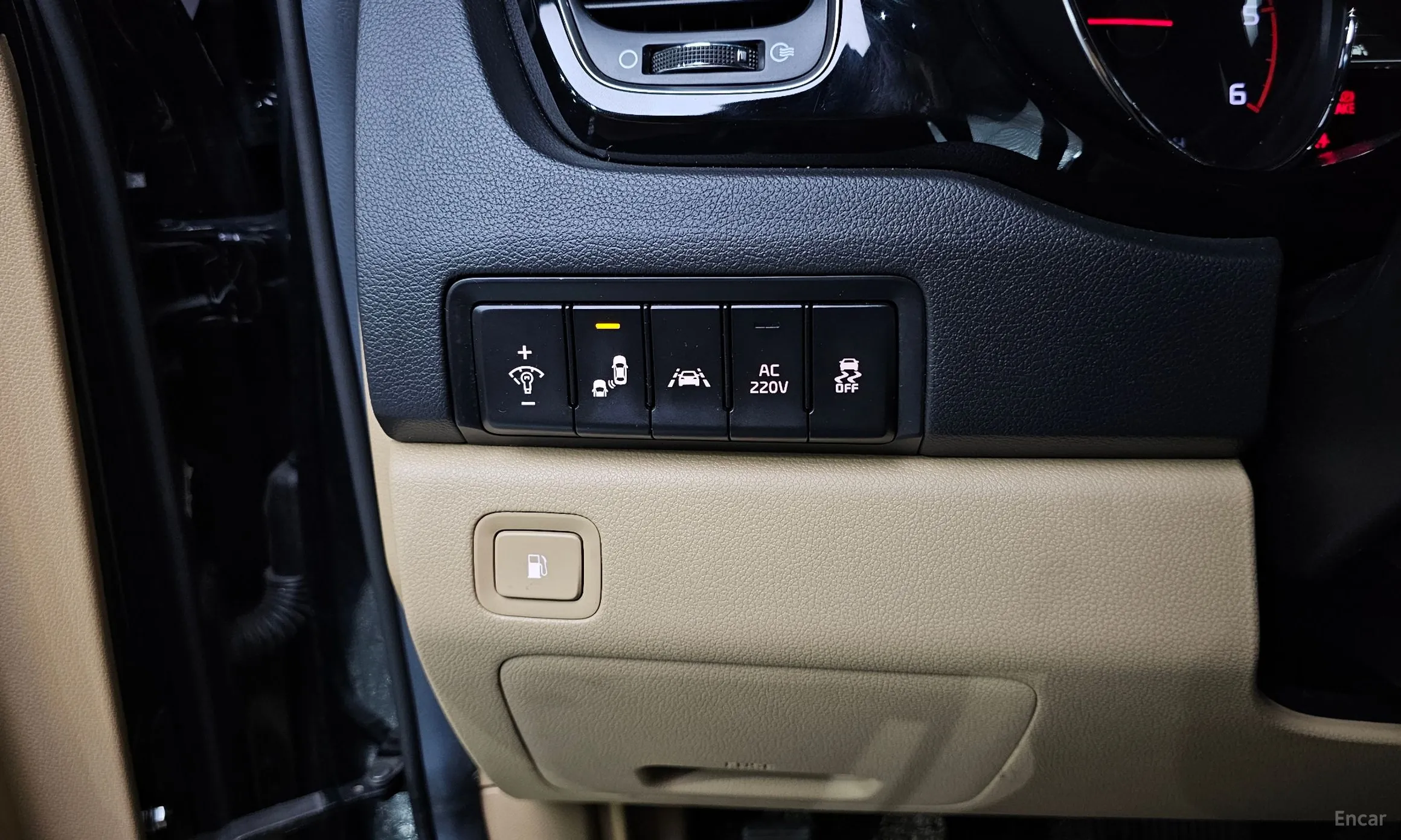 Kia Carnival превью 13