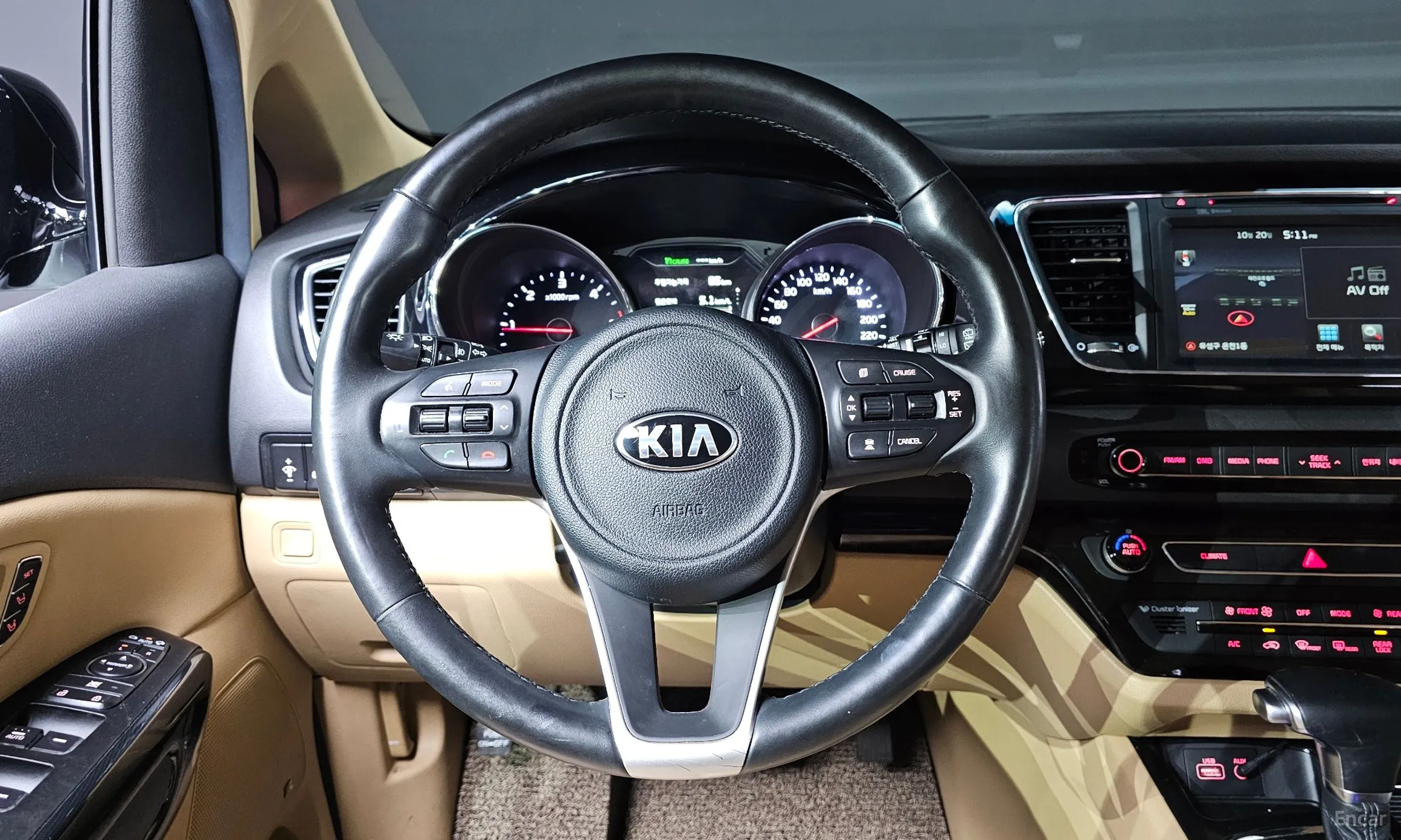 Kia Carnival превью 14
