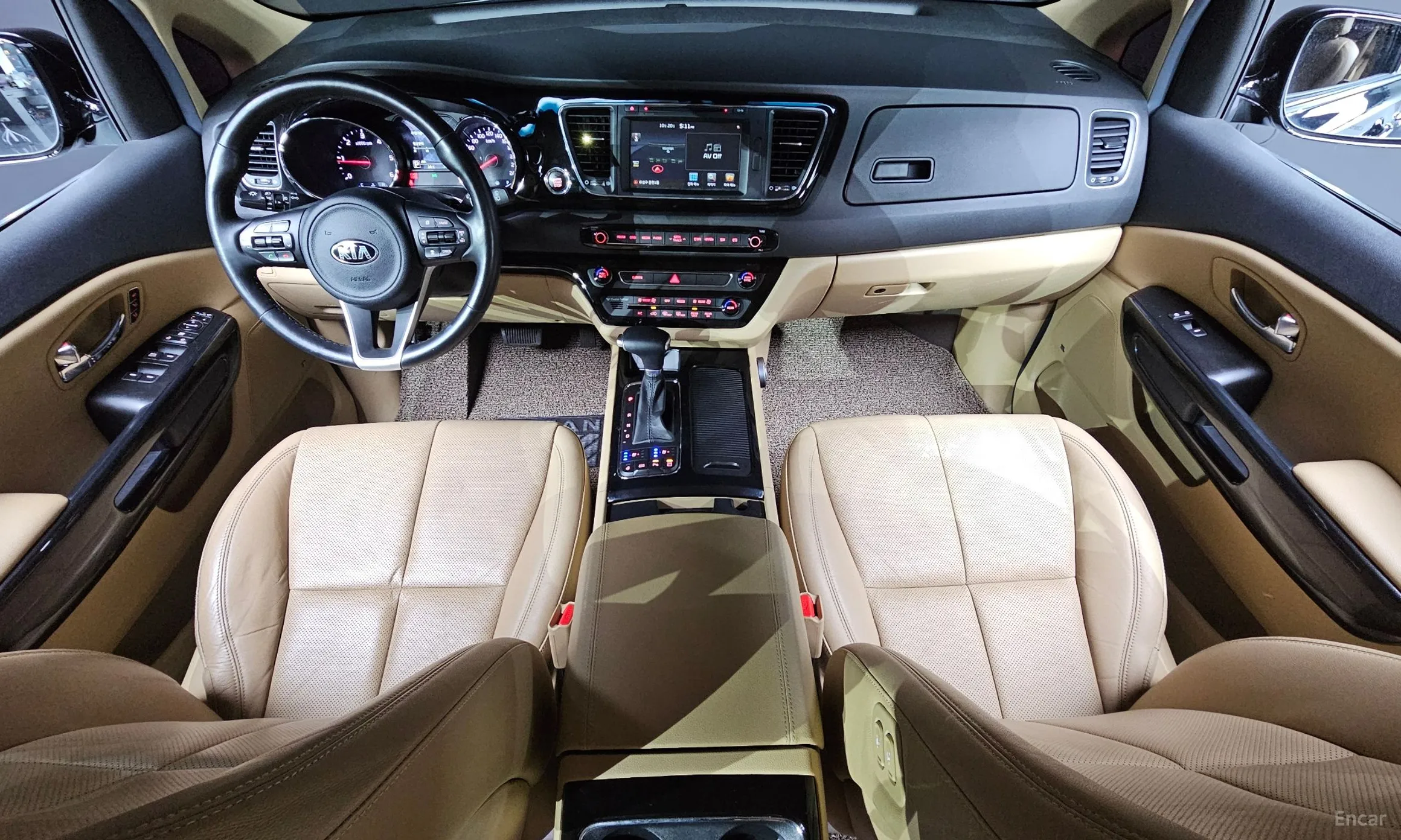 Kia Carnival превью 7