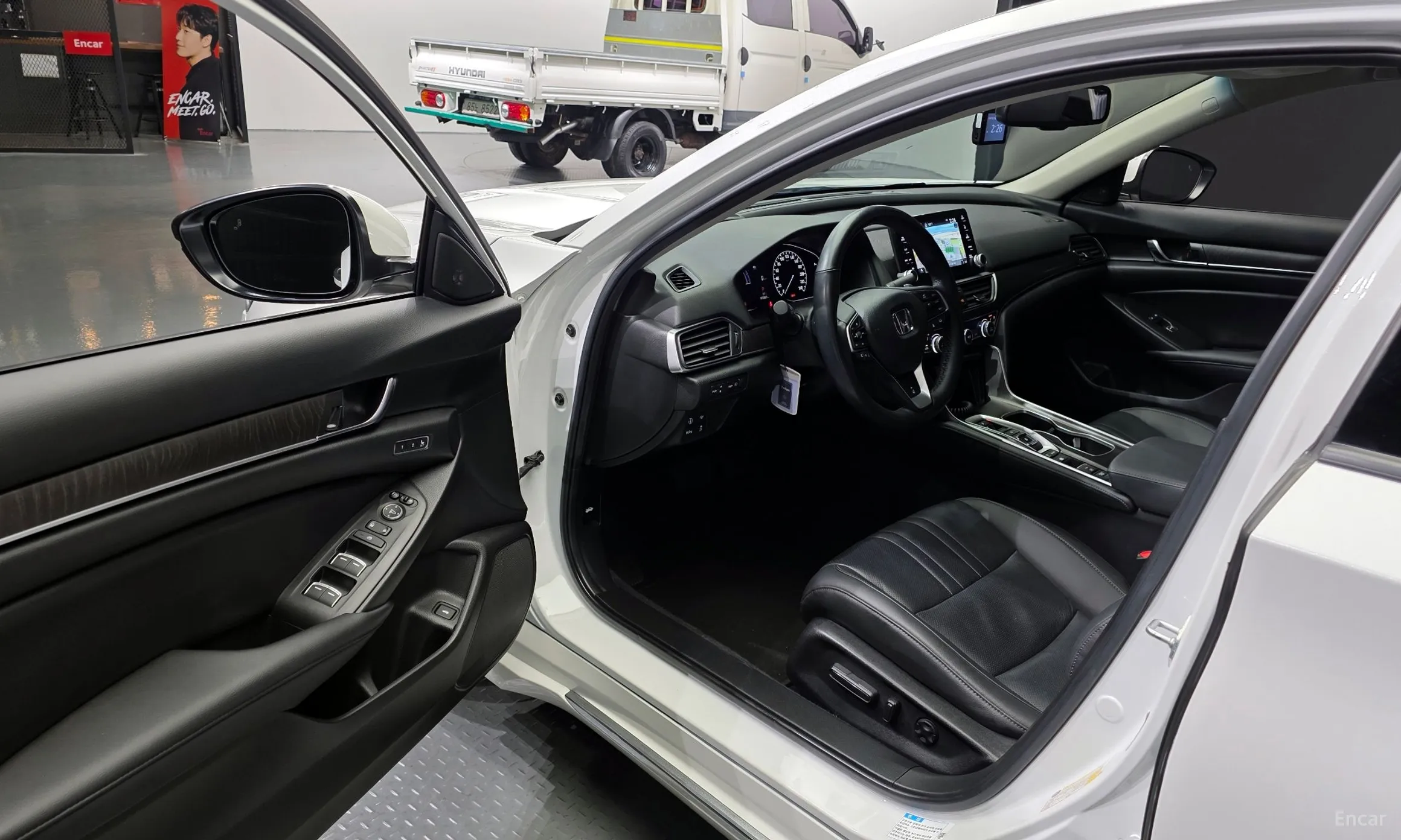 Honda Accord 10th Generation превью 10