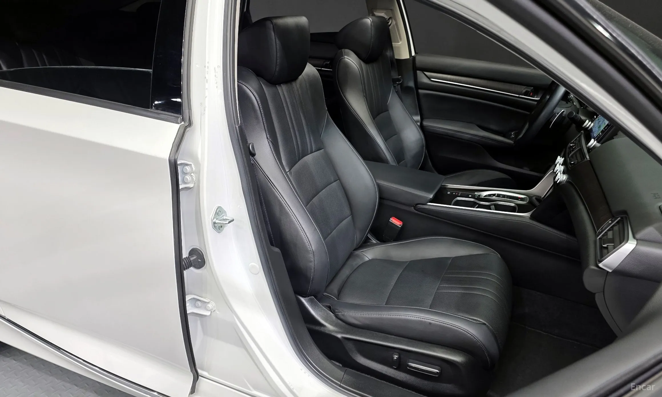 Honda Accord 10th Generation превью 12