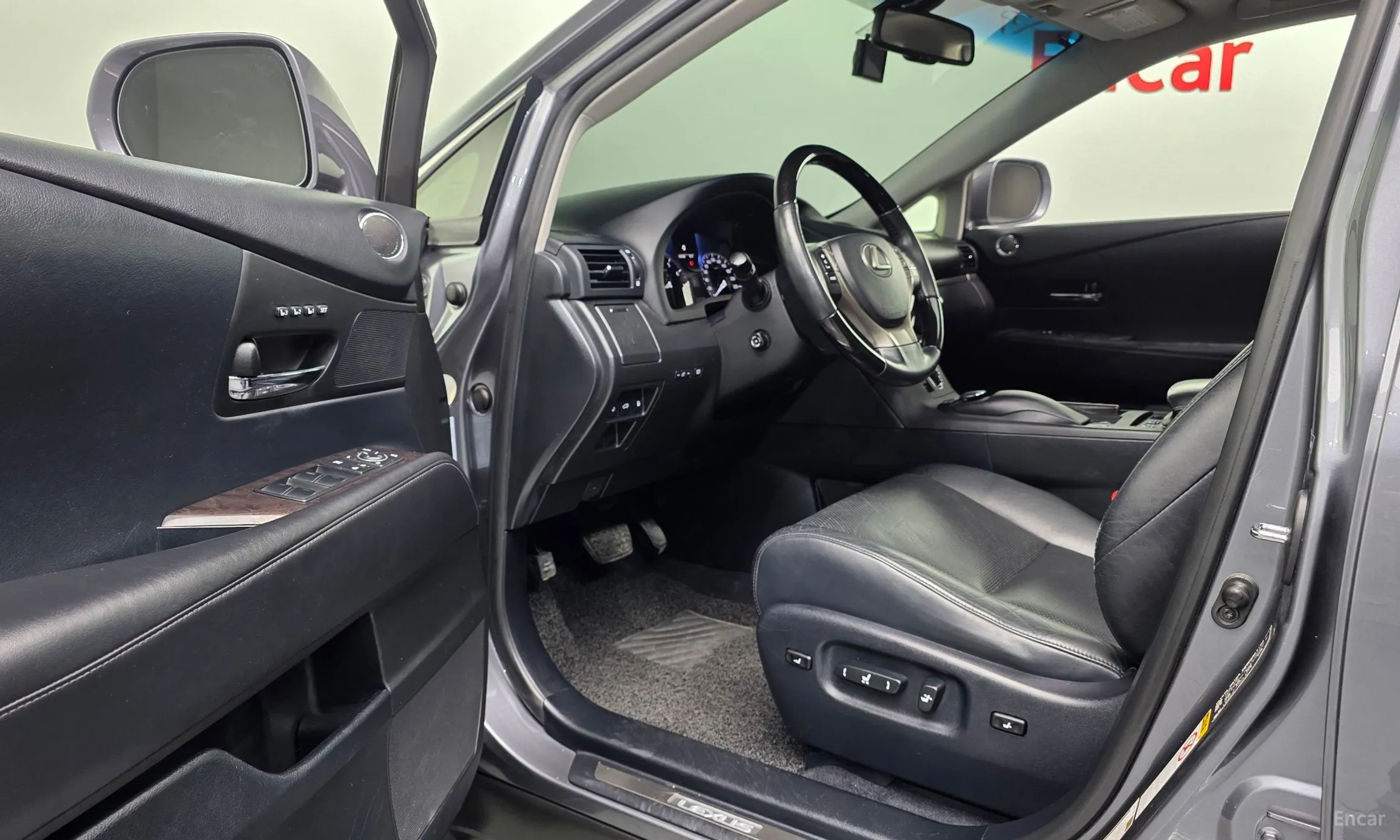 Lexus RX350 превью 13