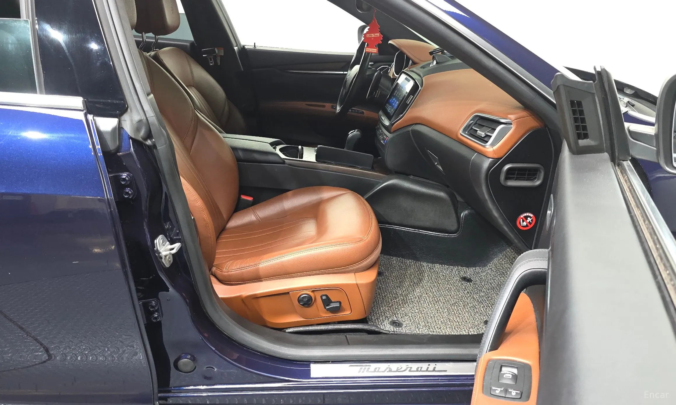 Maserati Ghibli превью 11